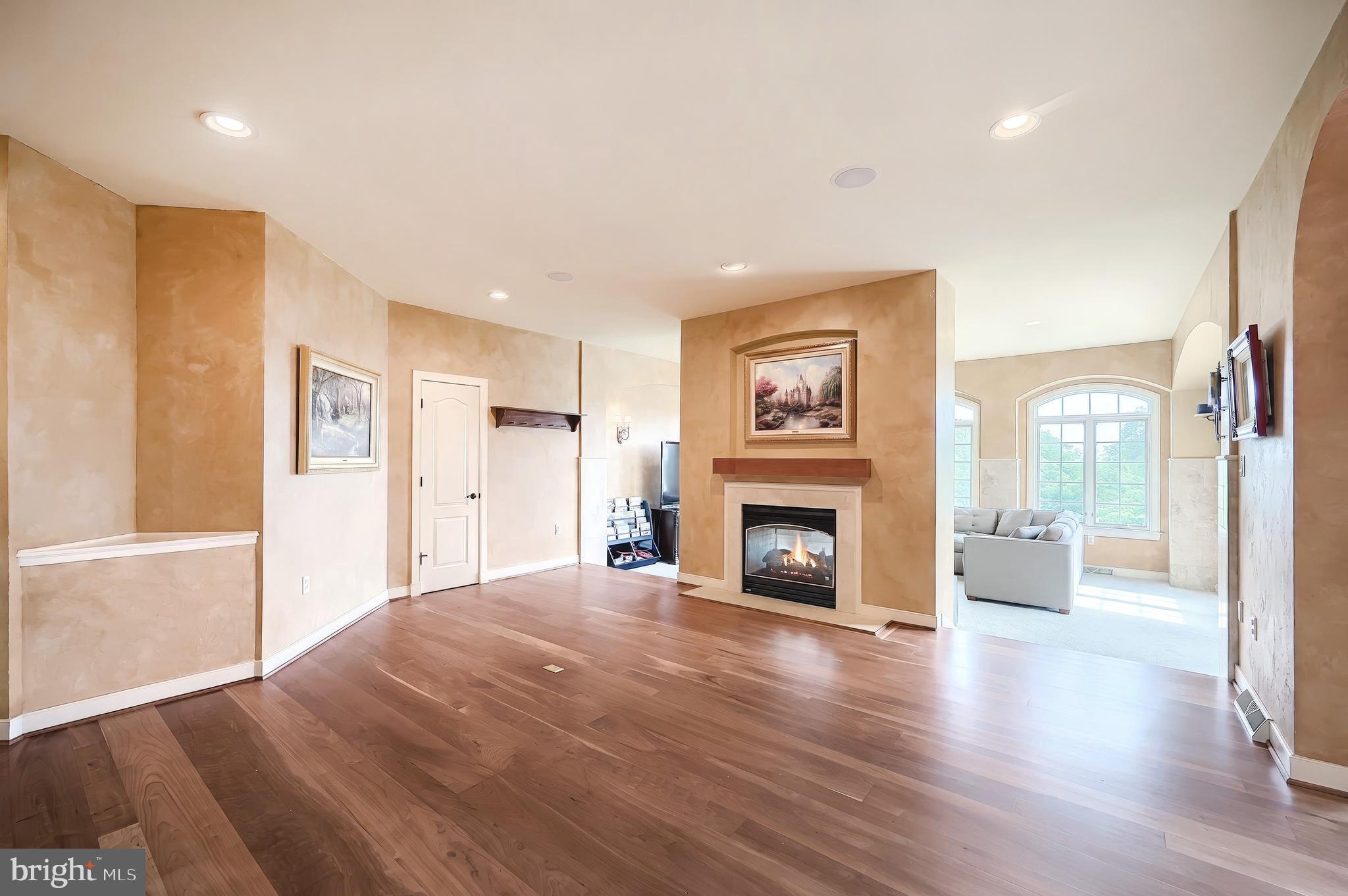 LAUXMONT FARMS - Residential