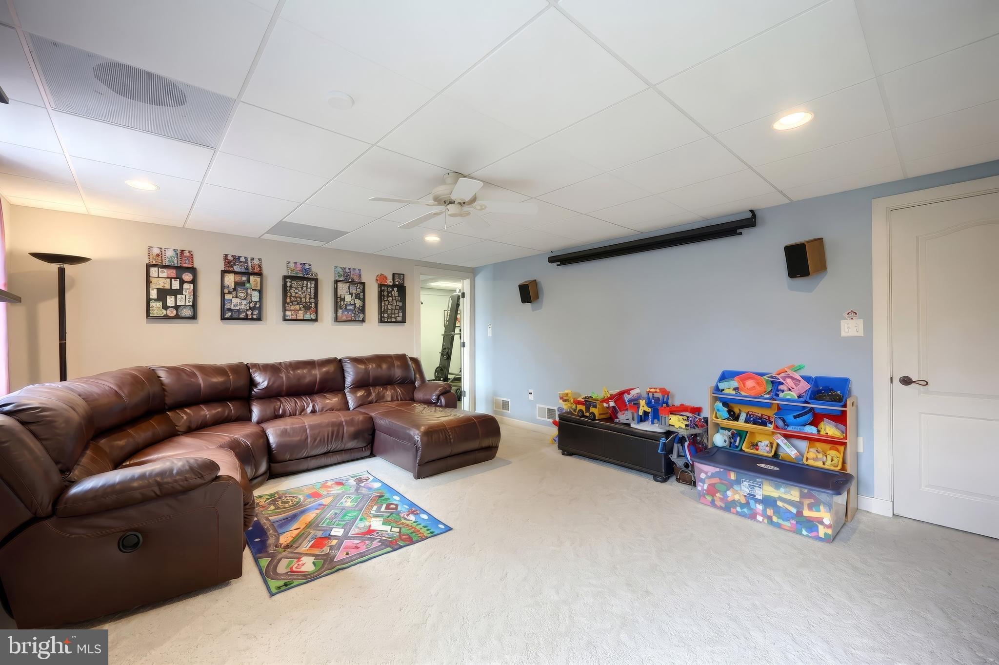 LAUXMONT FARMS - Residential