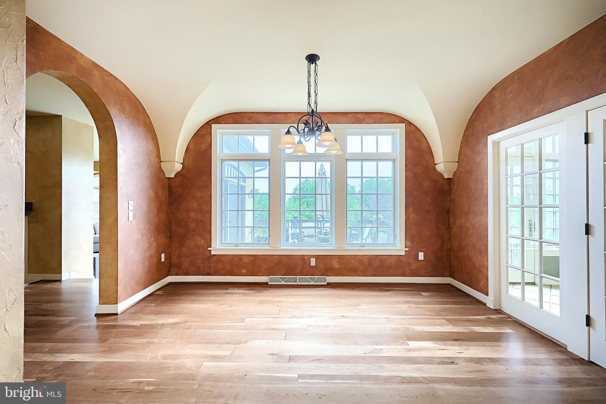 LAUXMONT FARMS - Residential