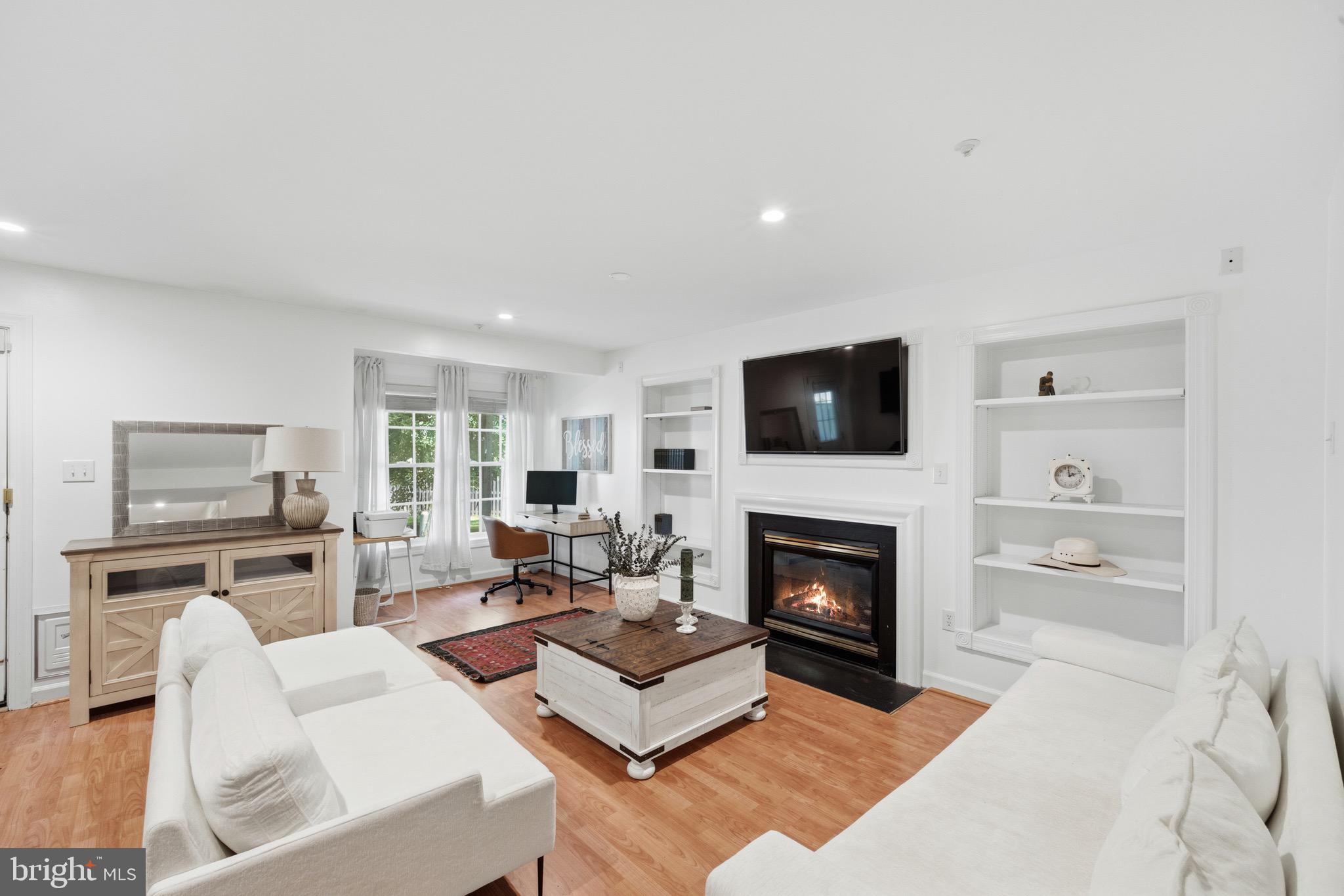QUINCE ORCHARD PARK - Residential
