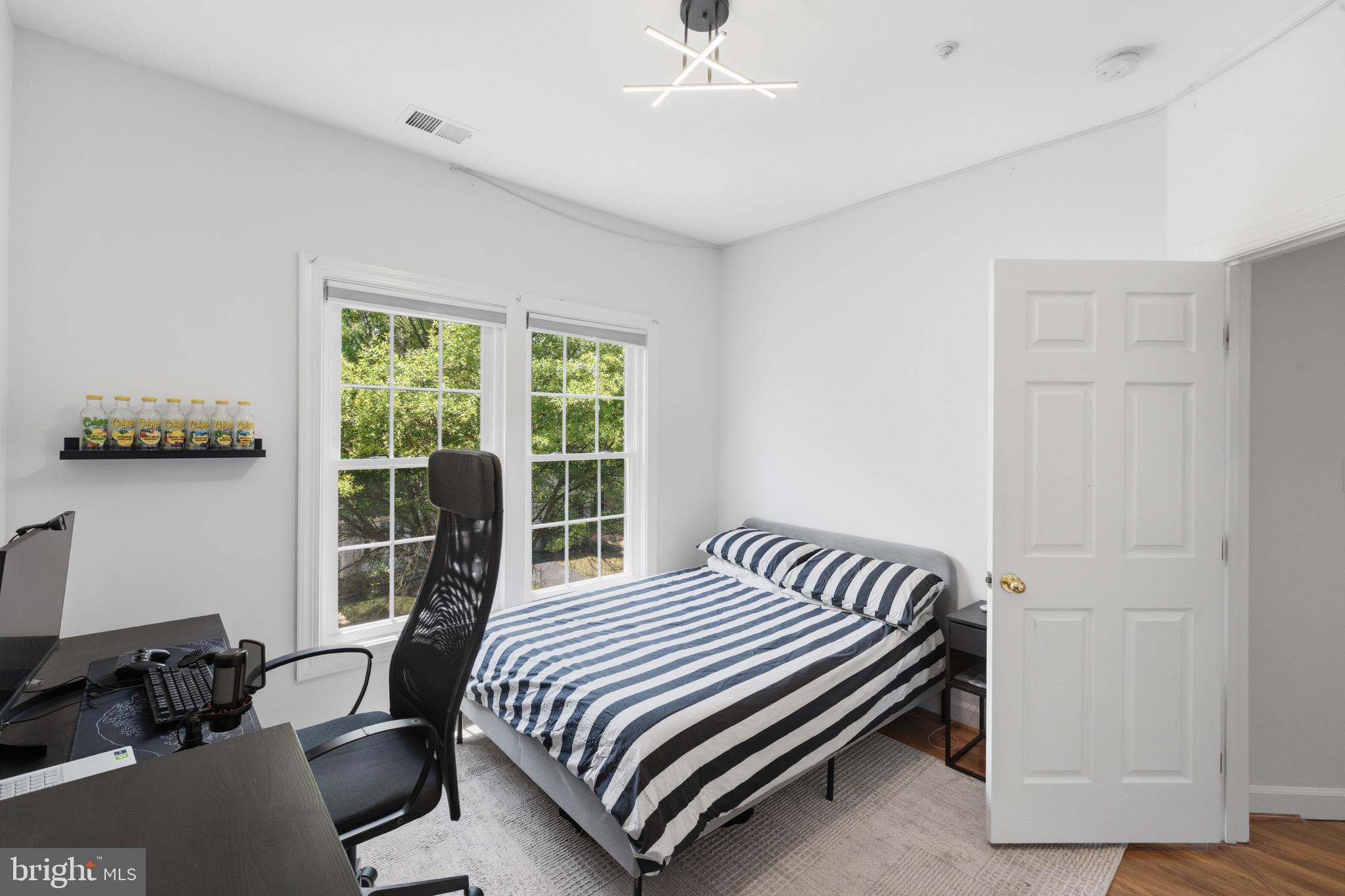 QUINCE ORCHARD PARK - Residential