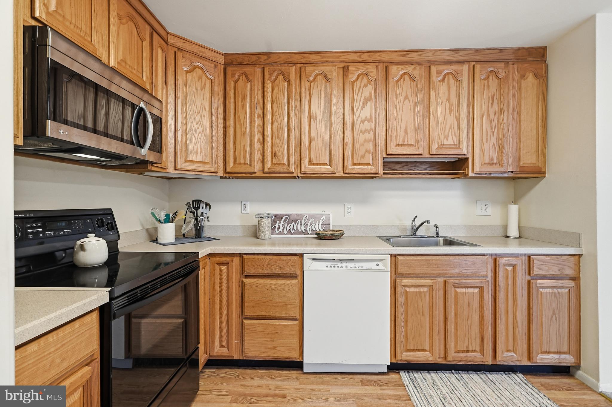 RAINTREE CONDOMINI - Residential