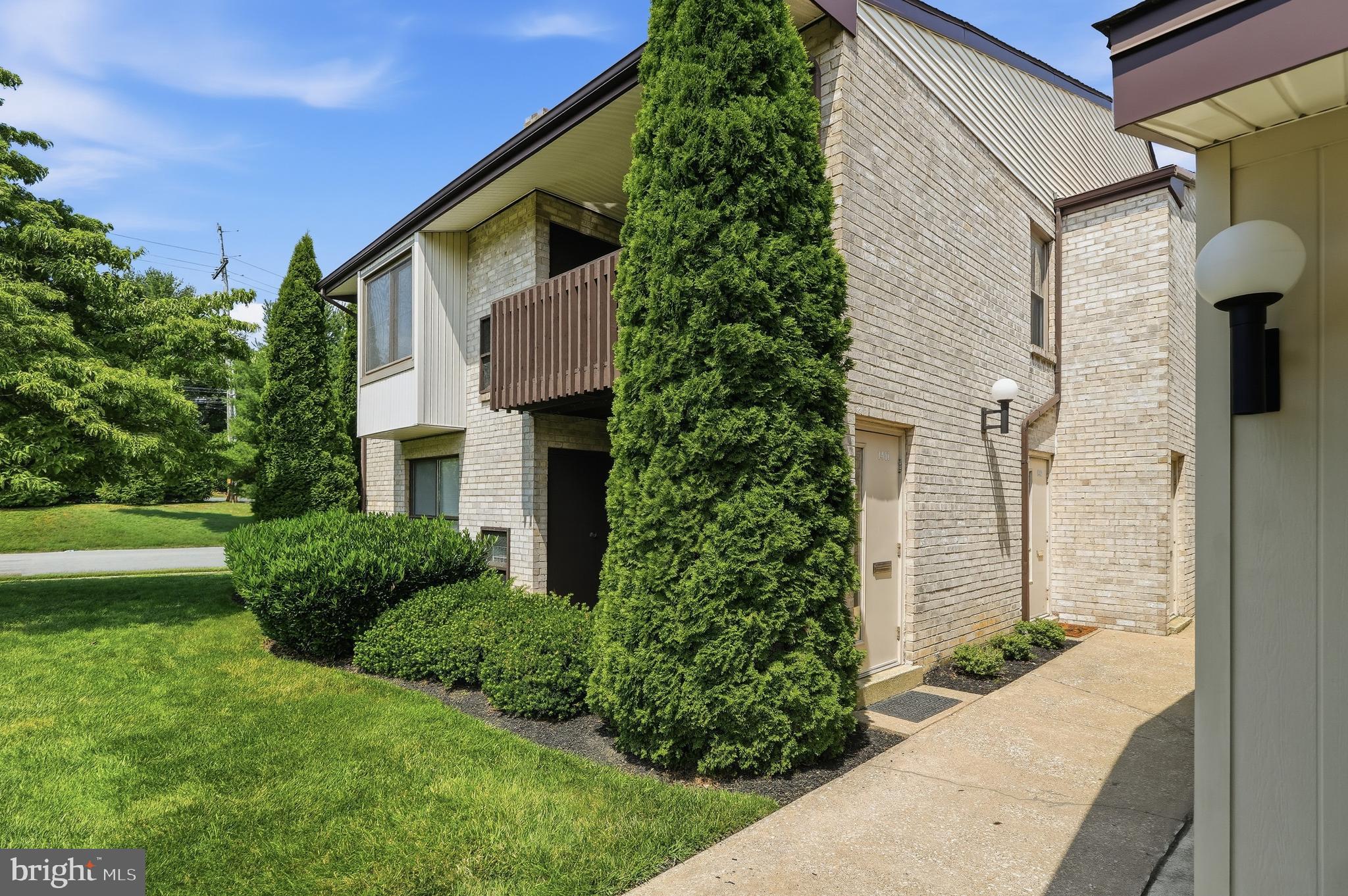 RAINTREE CONDOMINI - Residential