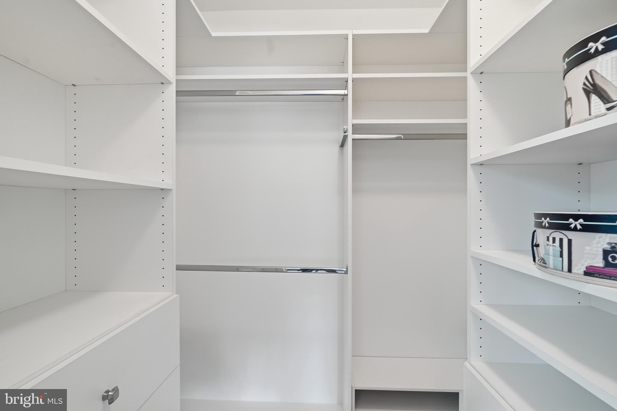 RAINTREE CONDOMINI - Residential