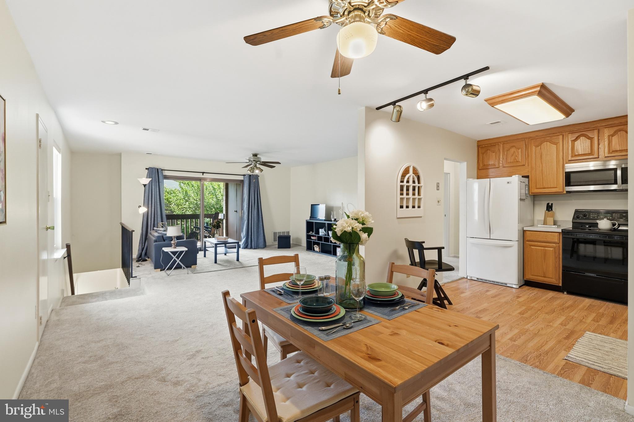 RAINTREE CONDOMINI - Residential