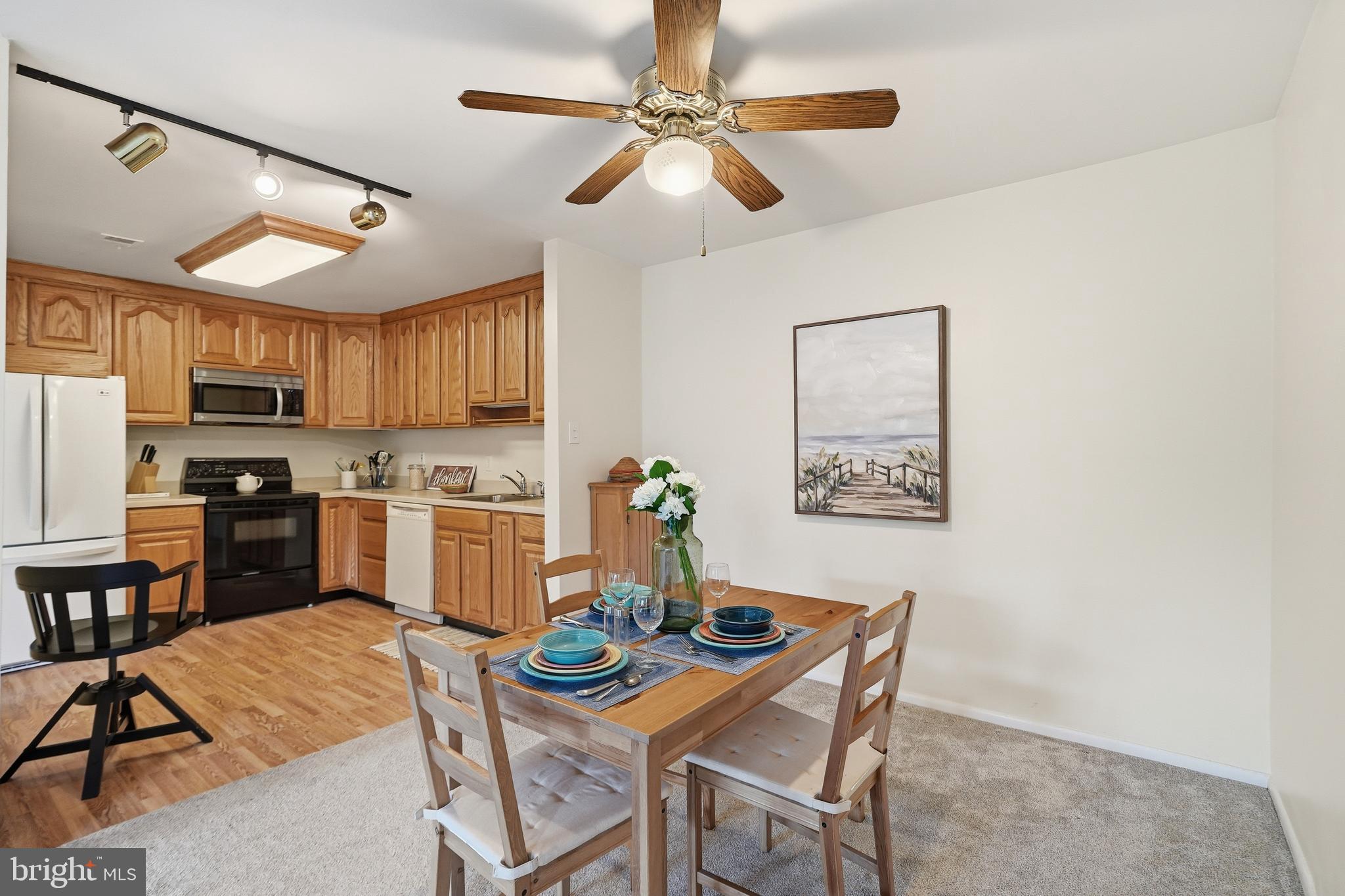RAINTREE CONDOMINI - Residential