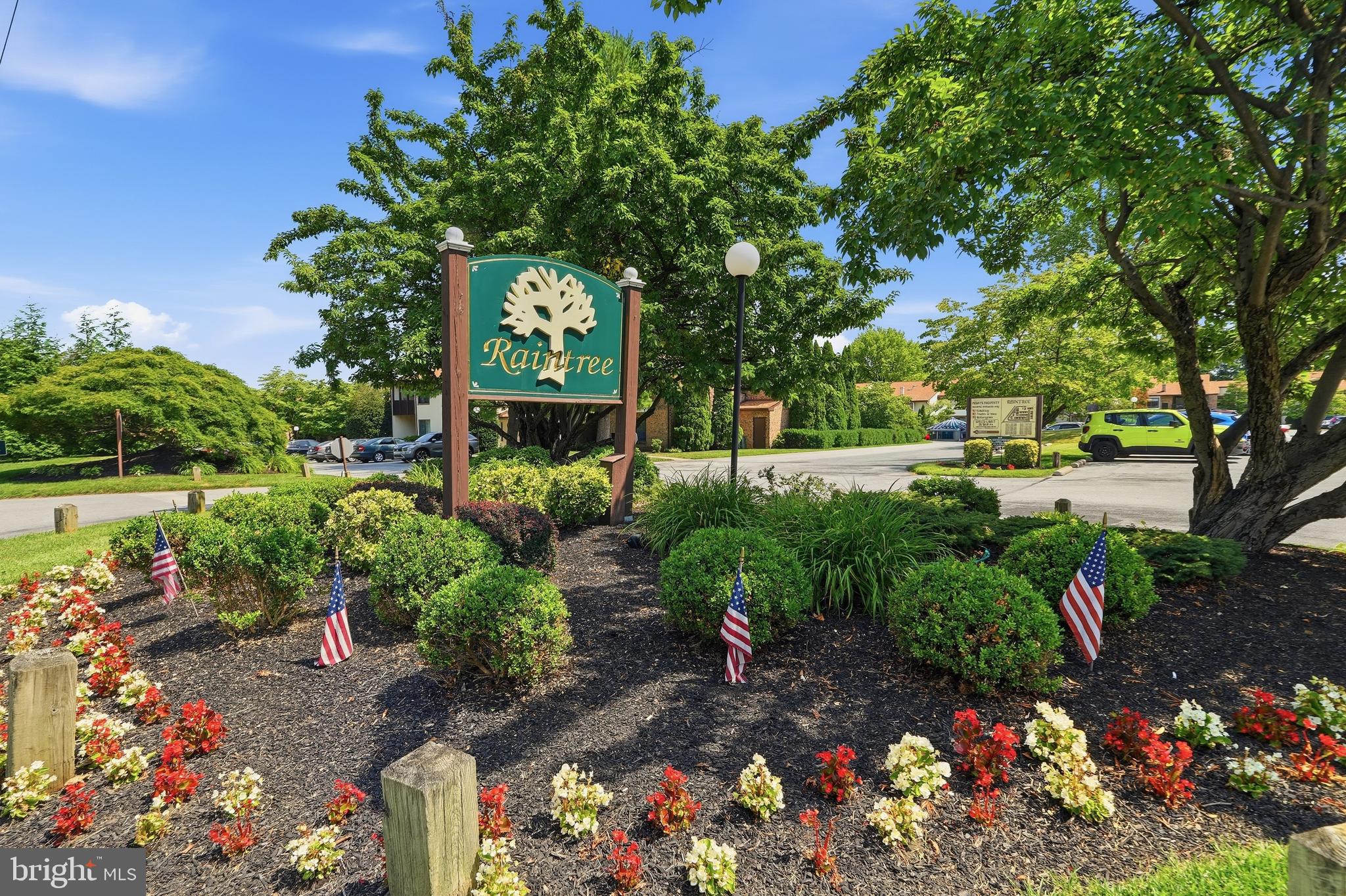 RAINTREE CONDOMINI - Residential