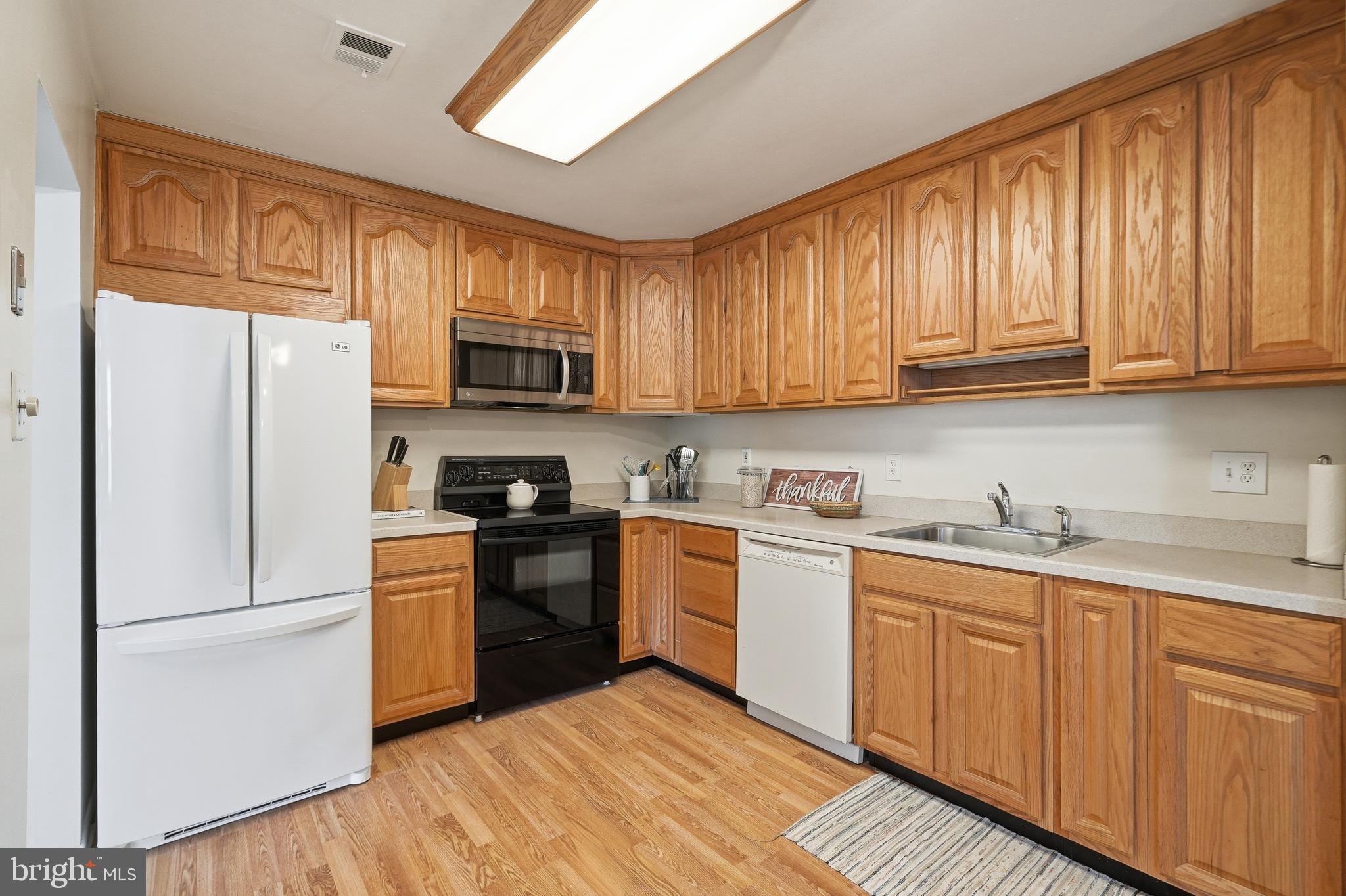 RAINTREE CONDOMINI - Residential