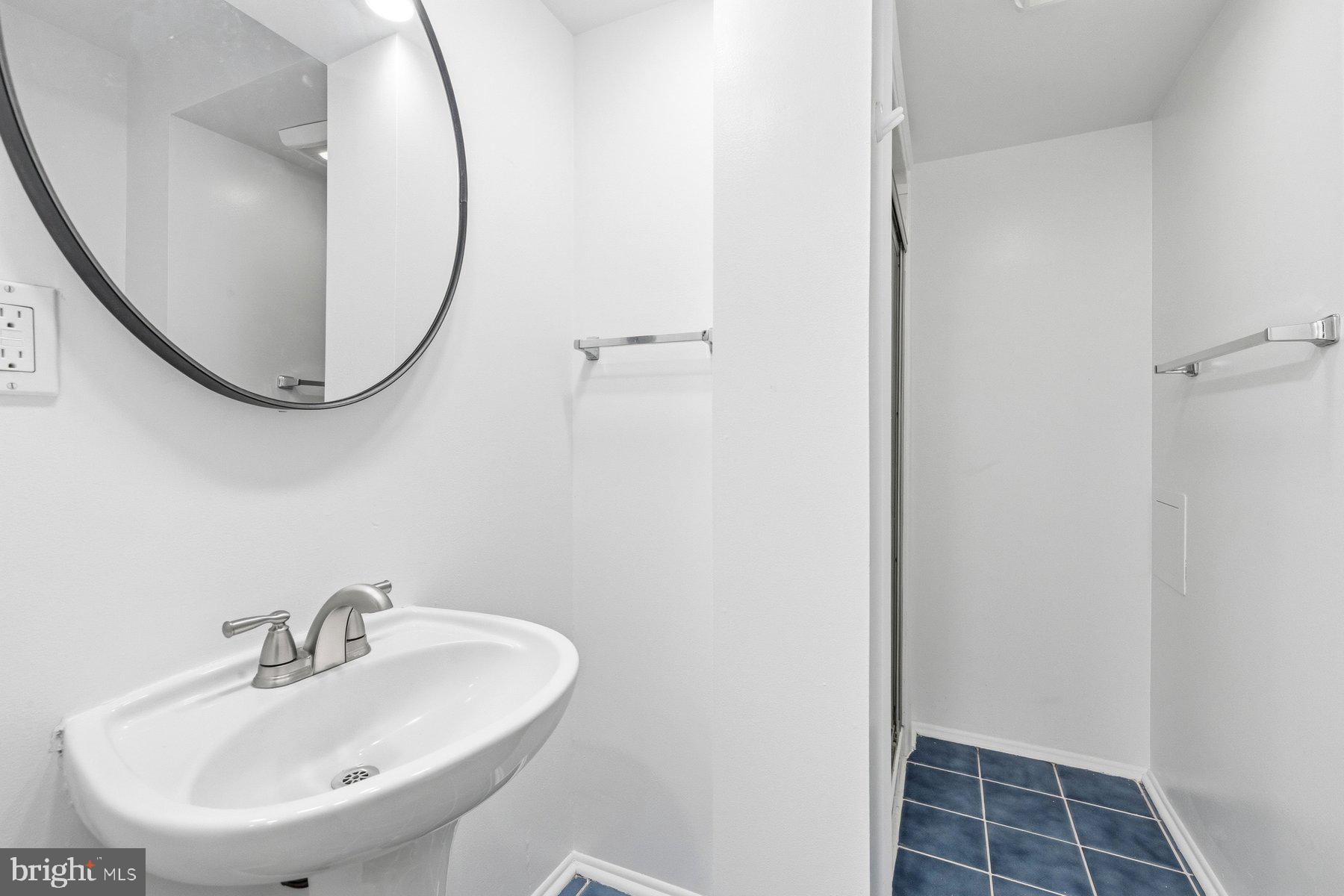 GUNNERS LAKE VILLAGE - Residential
