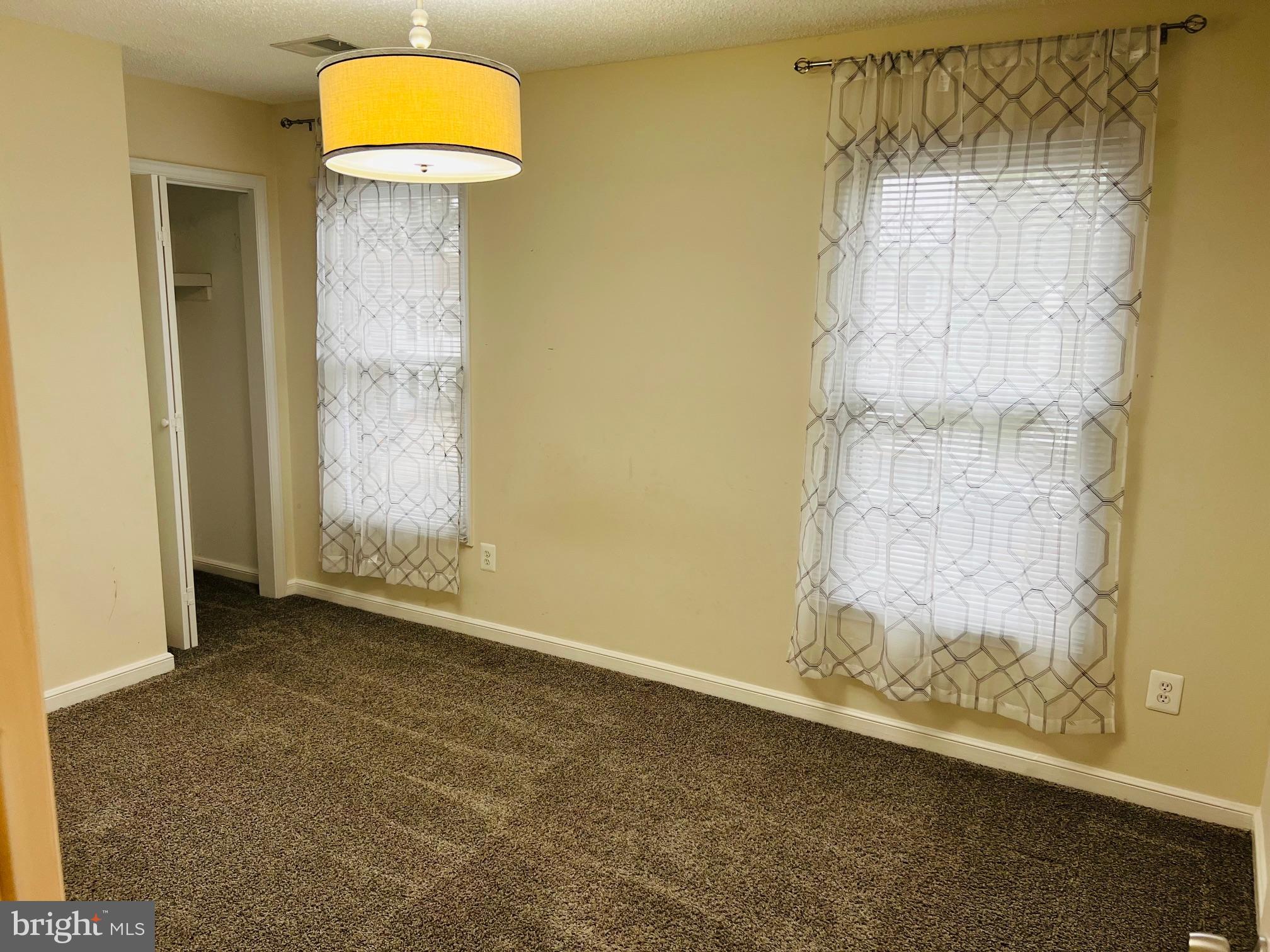 OAK VIEW - Residential