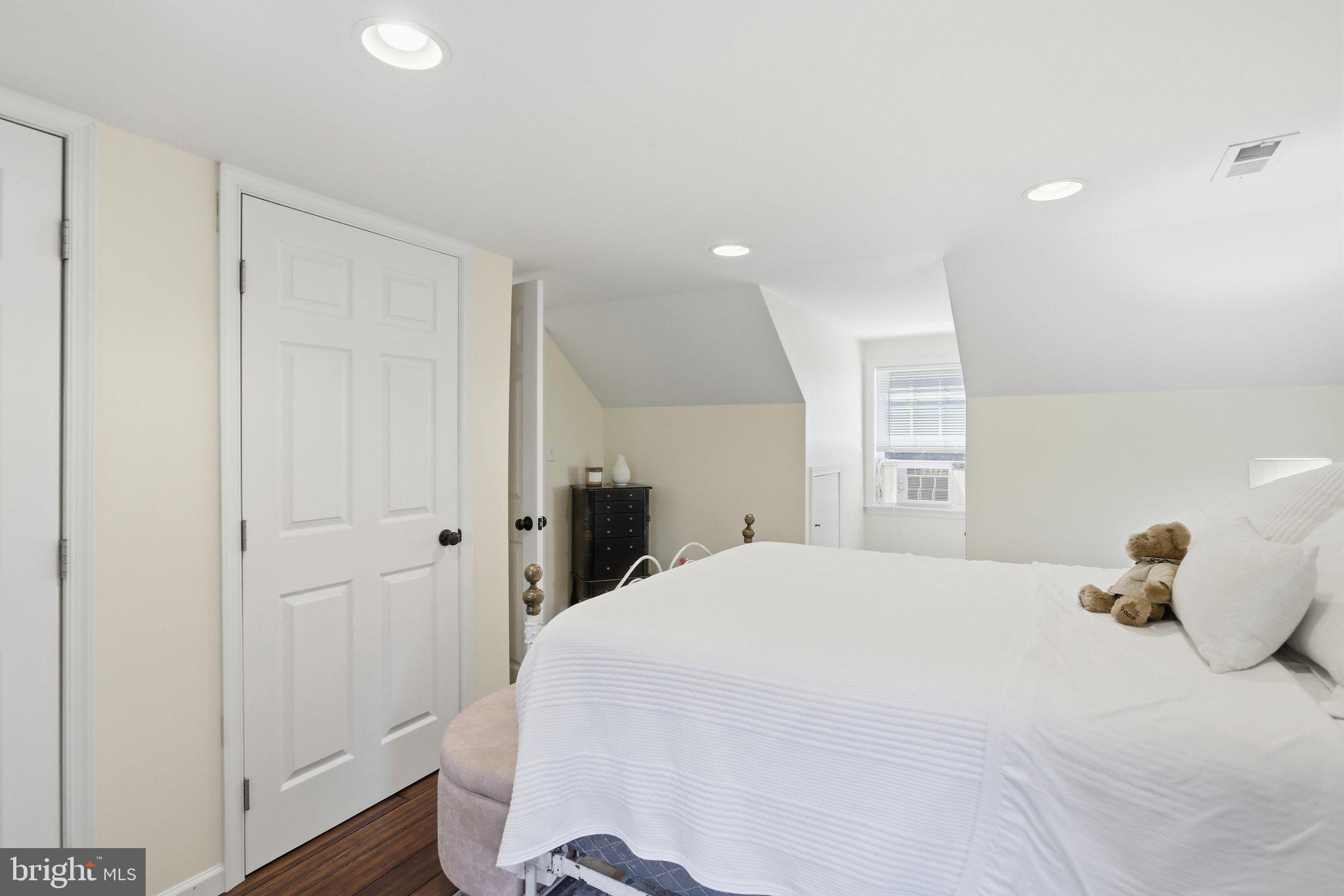NORTH HAGERSTOWN - Residential