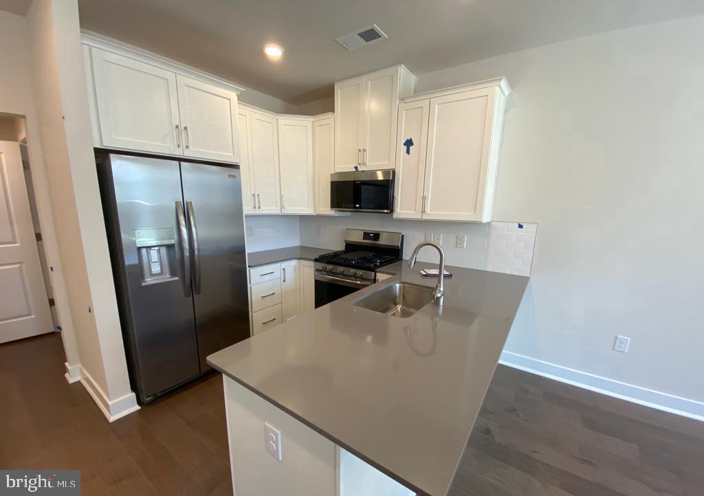 STEELPOINTE - Residential Lease