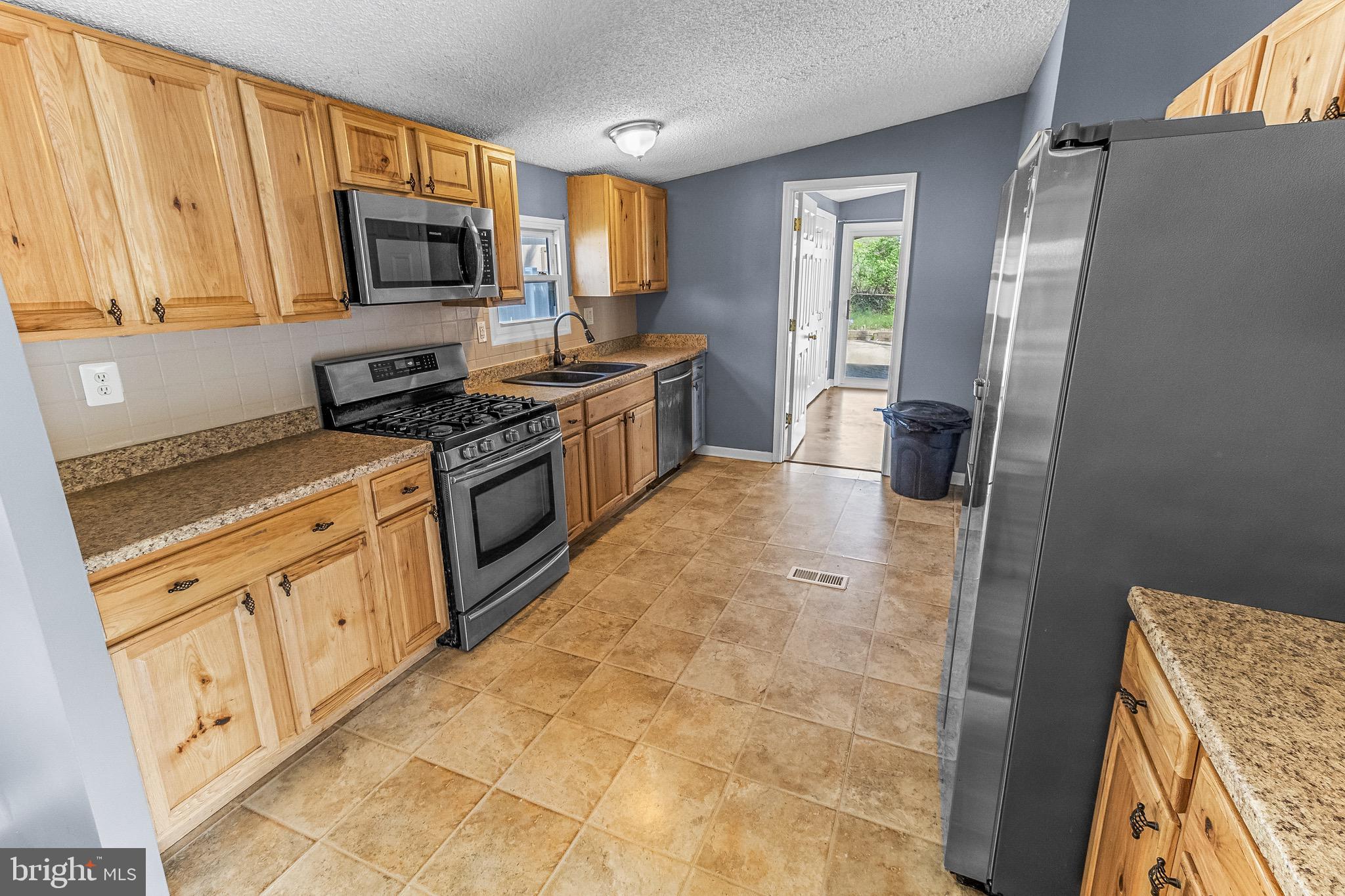 HIGHLAND MANOR - Residential