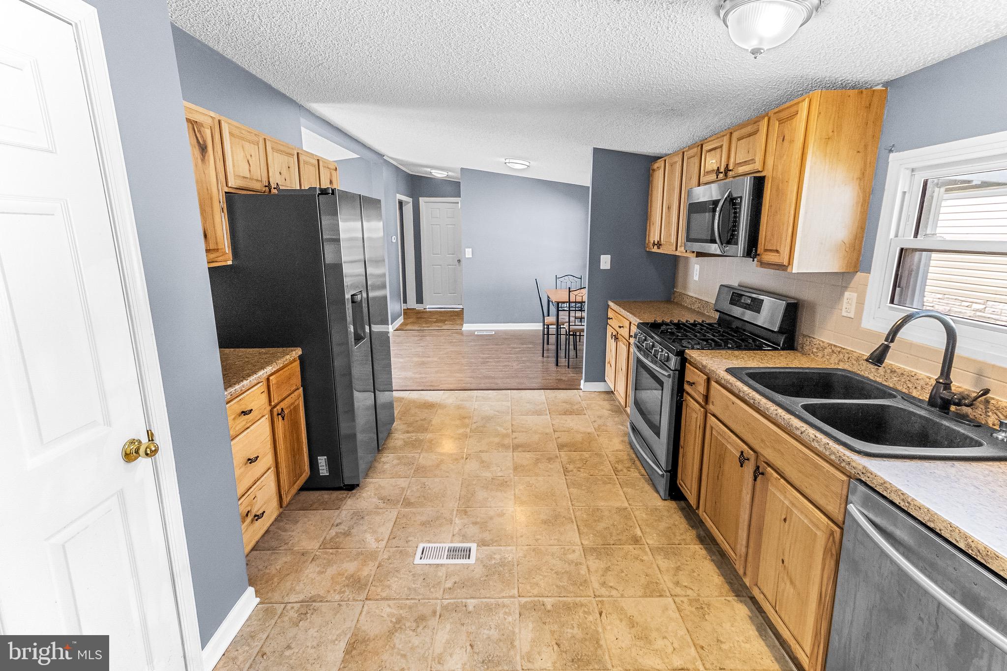 HIGHLAND MANOR - Residential