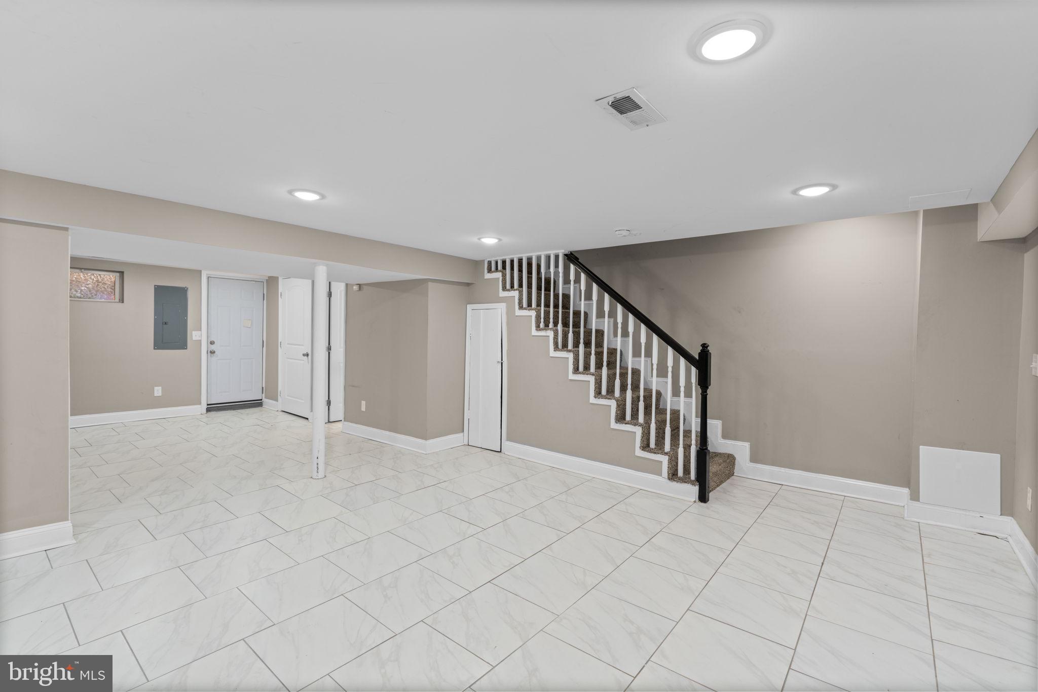 CHINQUAPIN PARK - Residential