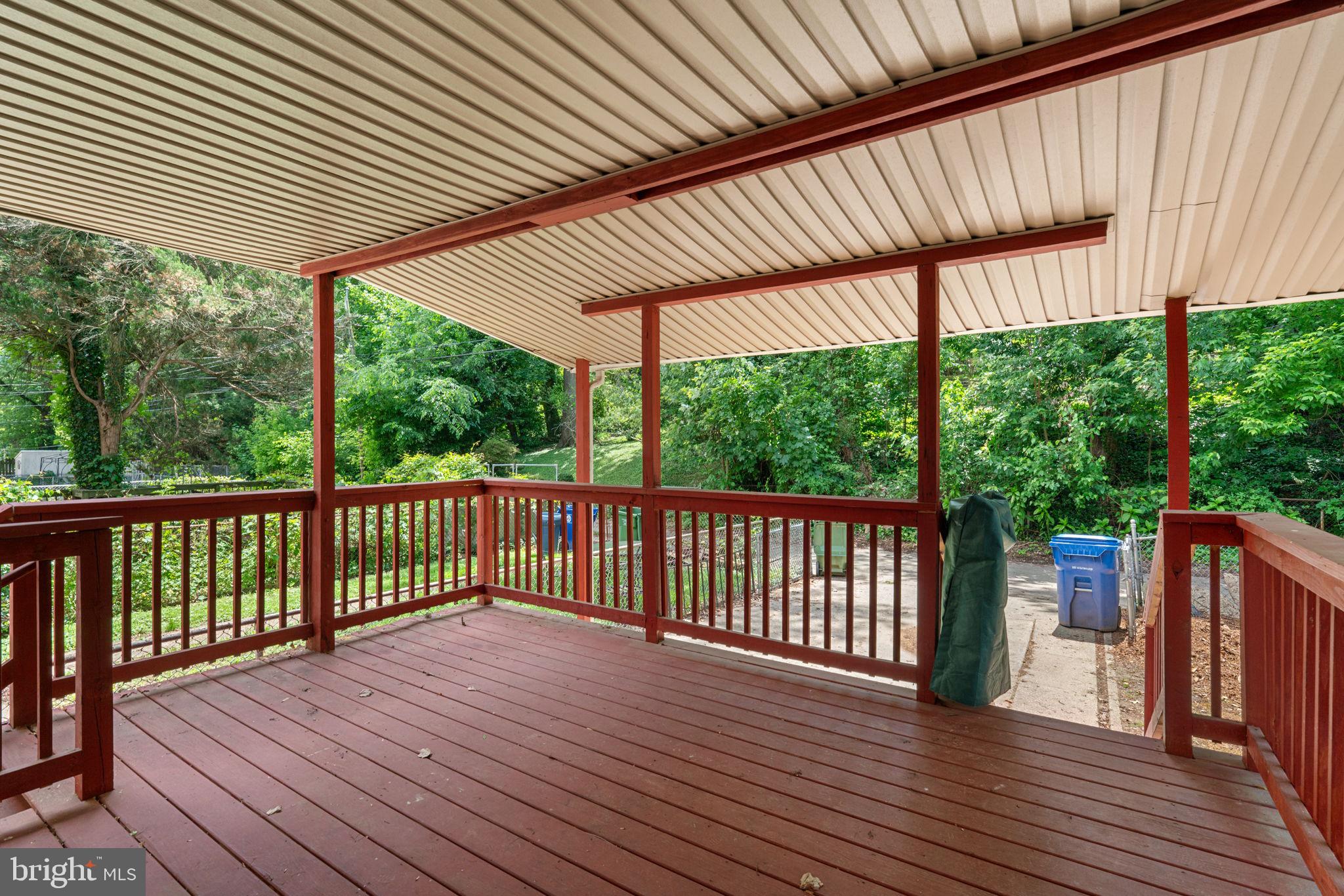 CHINQUAPIN PARK - Residential