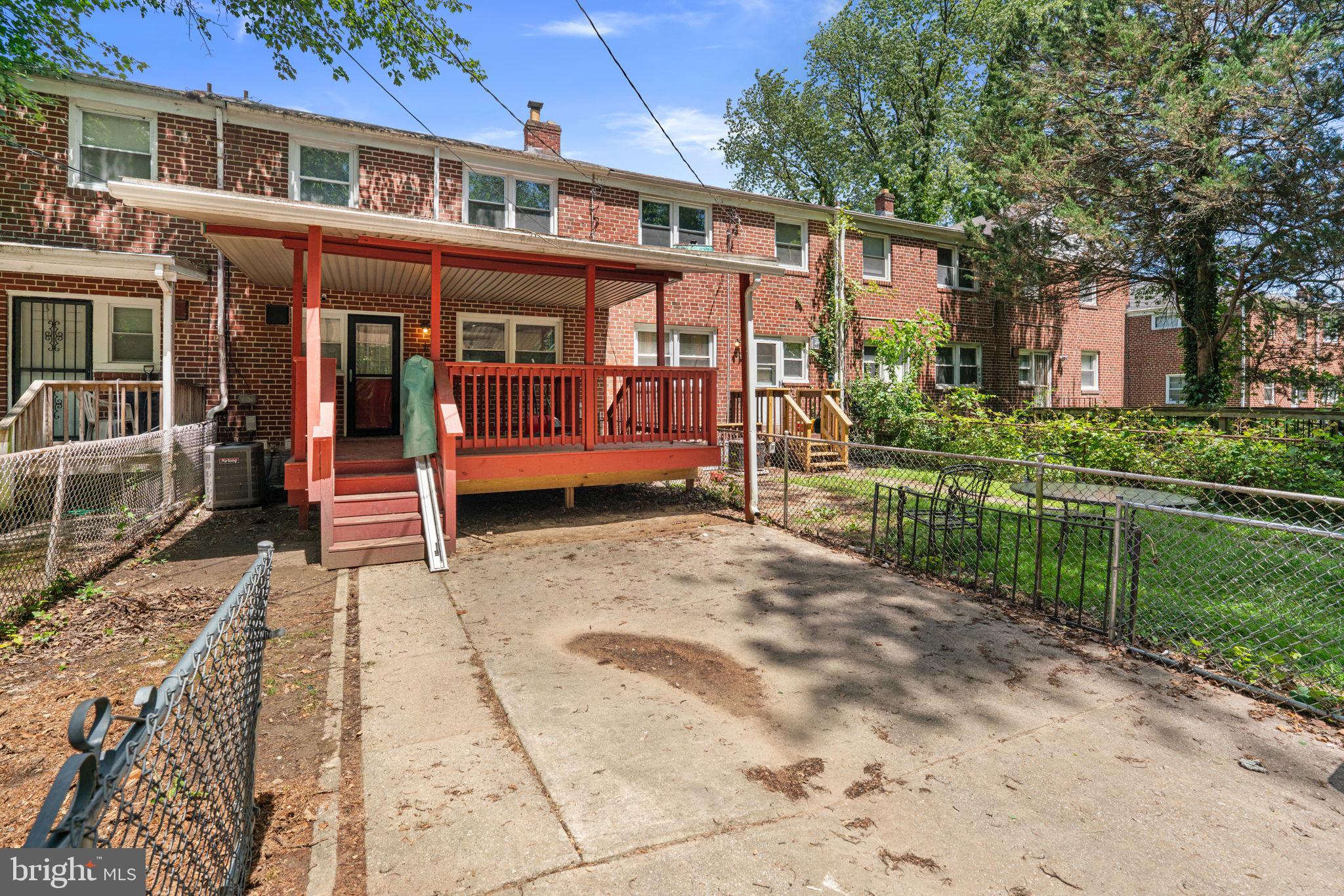 CHINQUAPIN PARK - Residential