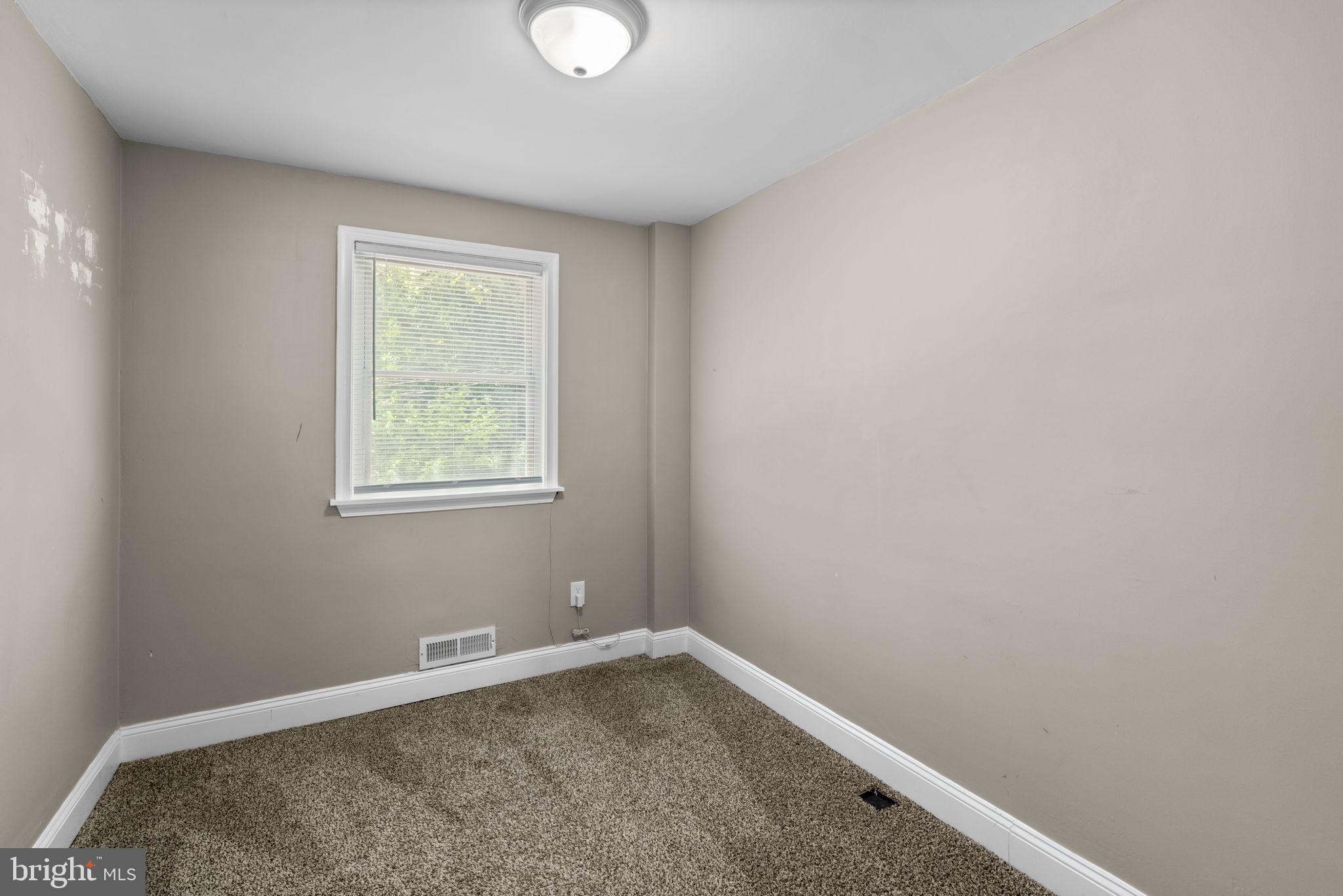 CHINQUAPIN PARK - Residential