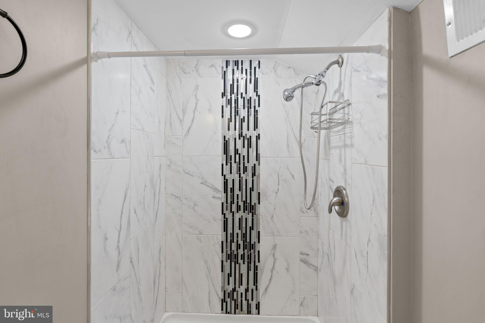 CHINQUAPIN PARK - Residential