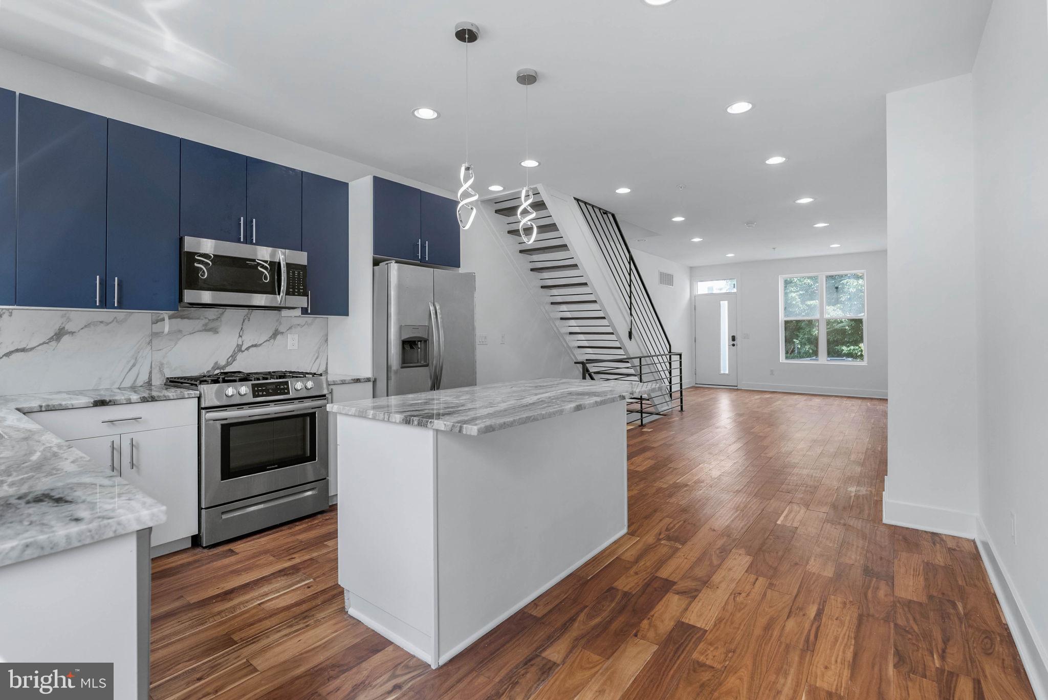 NORRIS SQUARE - Residential