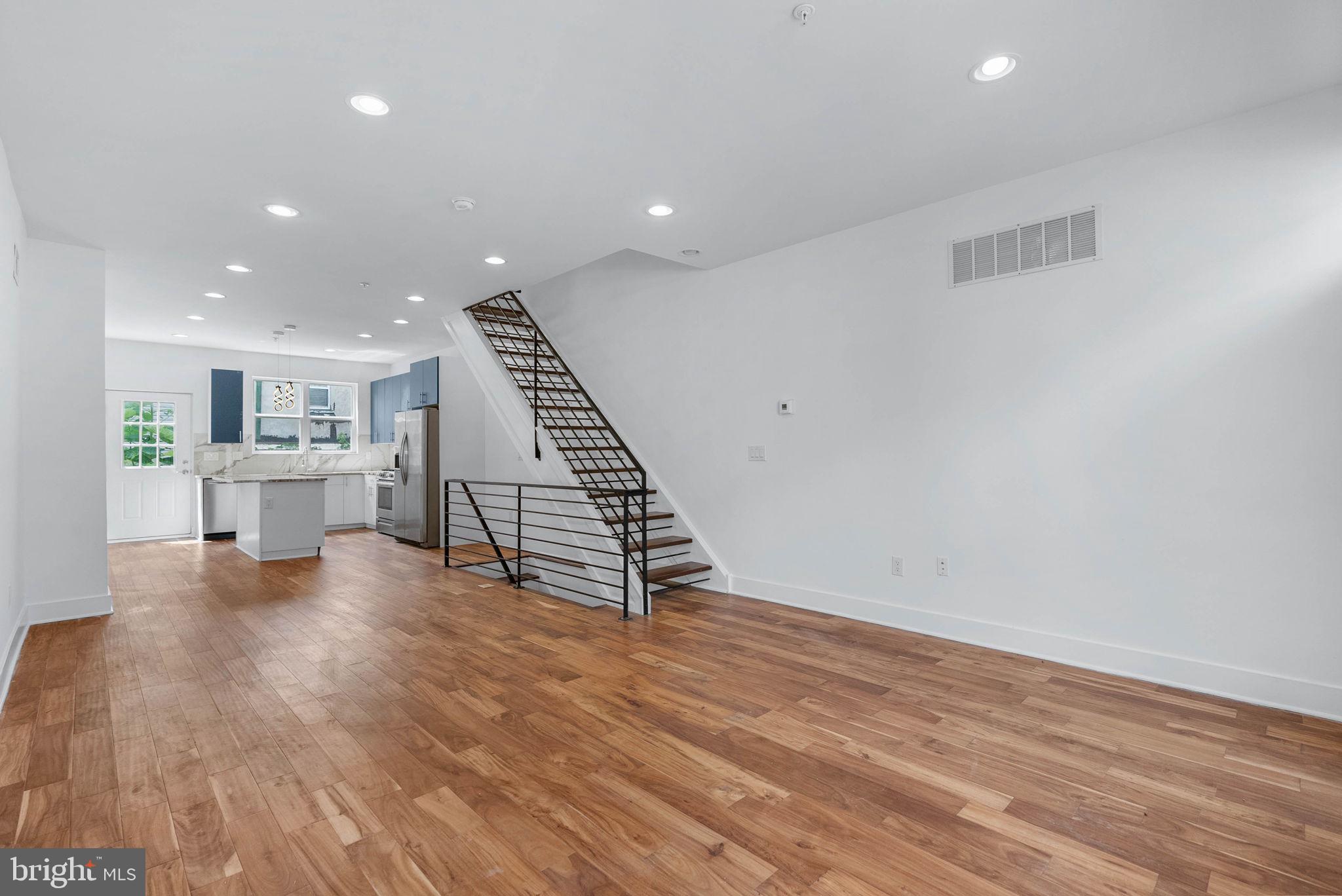 NORRIS SQUARE - Residential