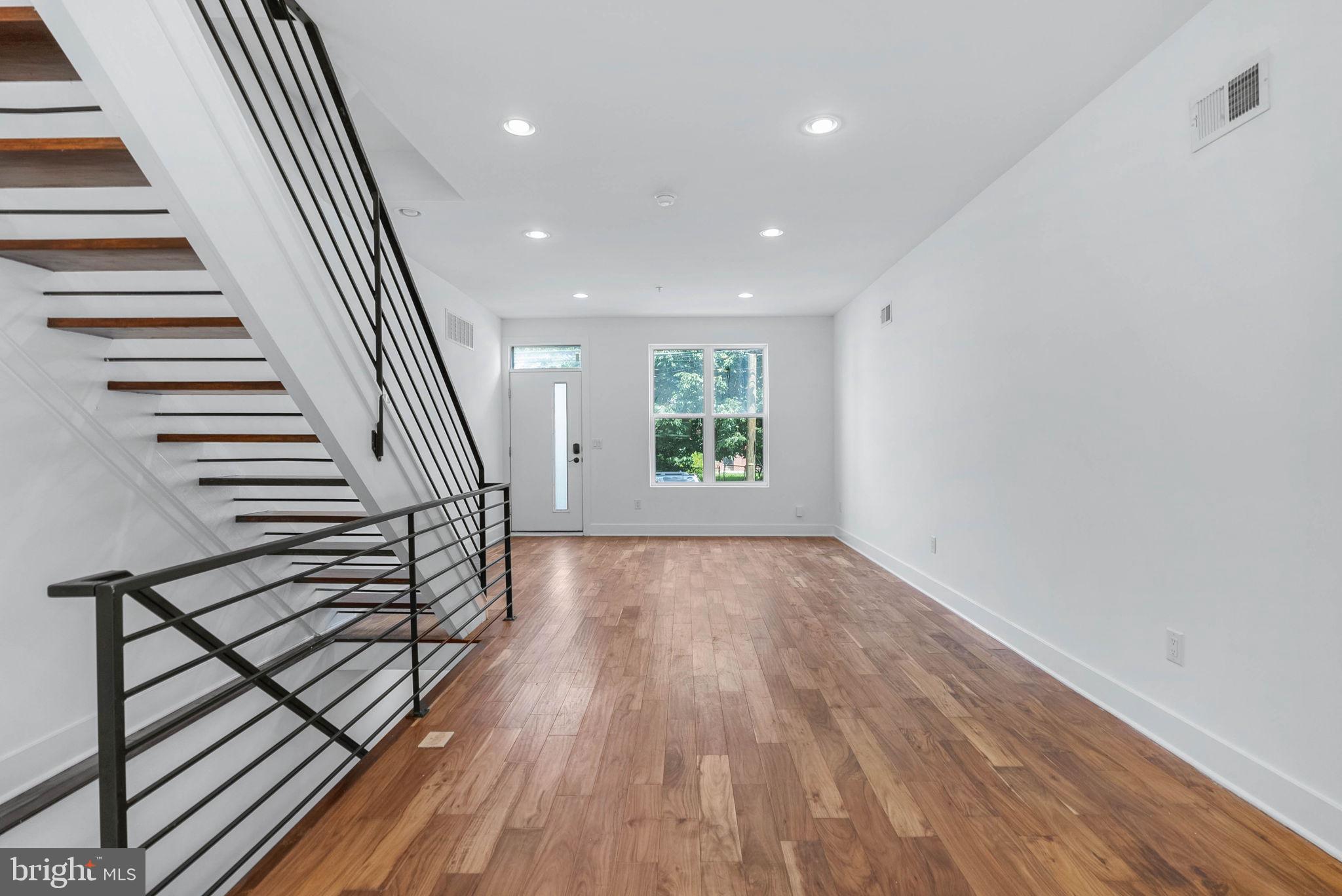 NORRIS SQUARE - Residential