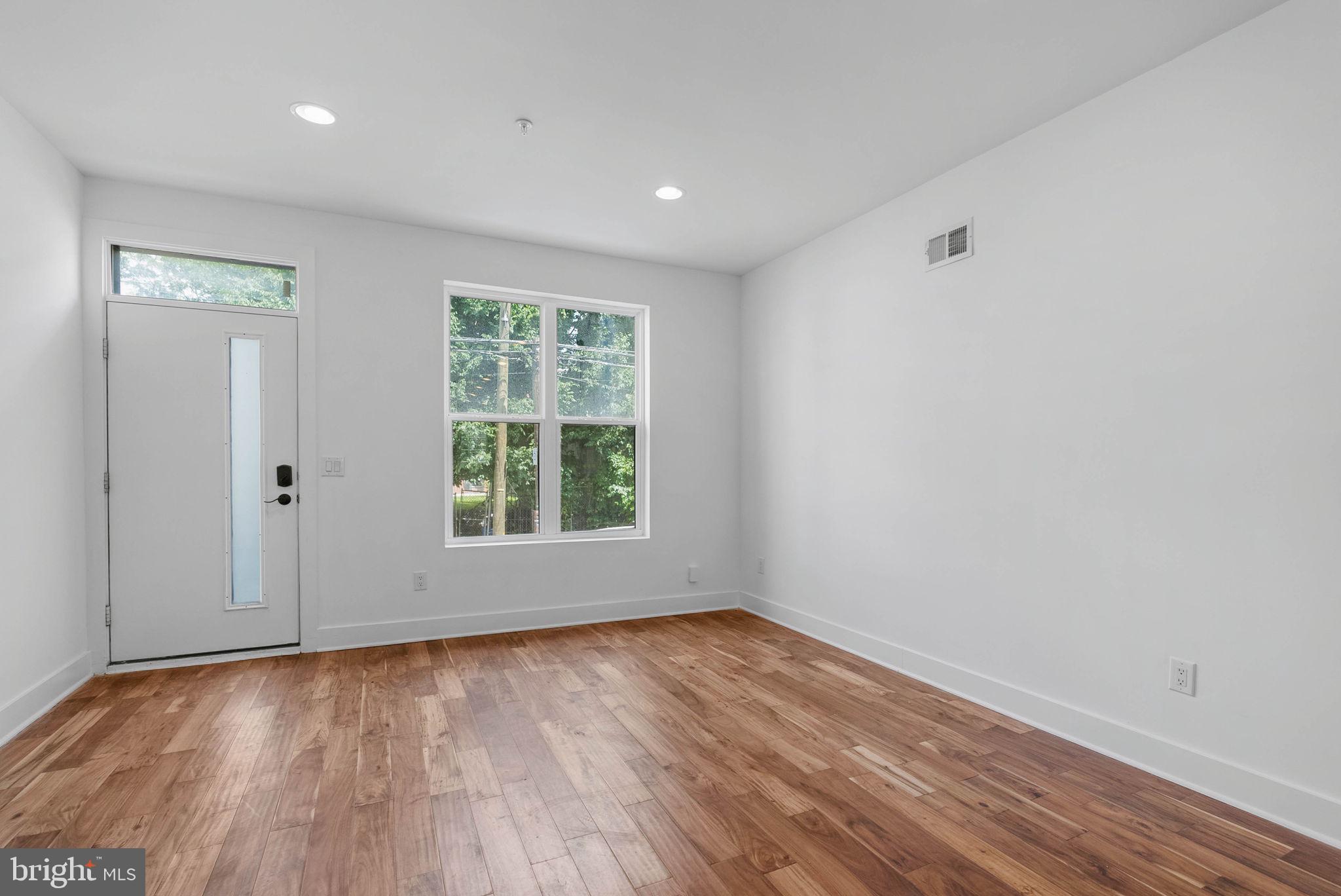 NORRIS SQUARE - Residential