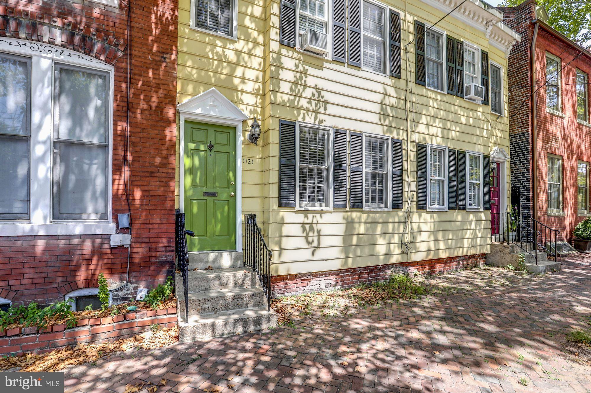 OLD TOWN - Residential Lease
