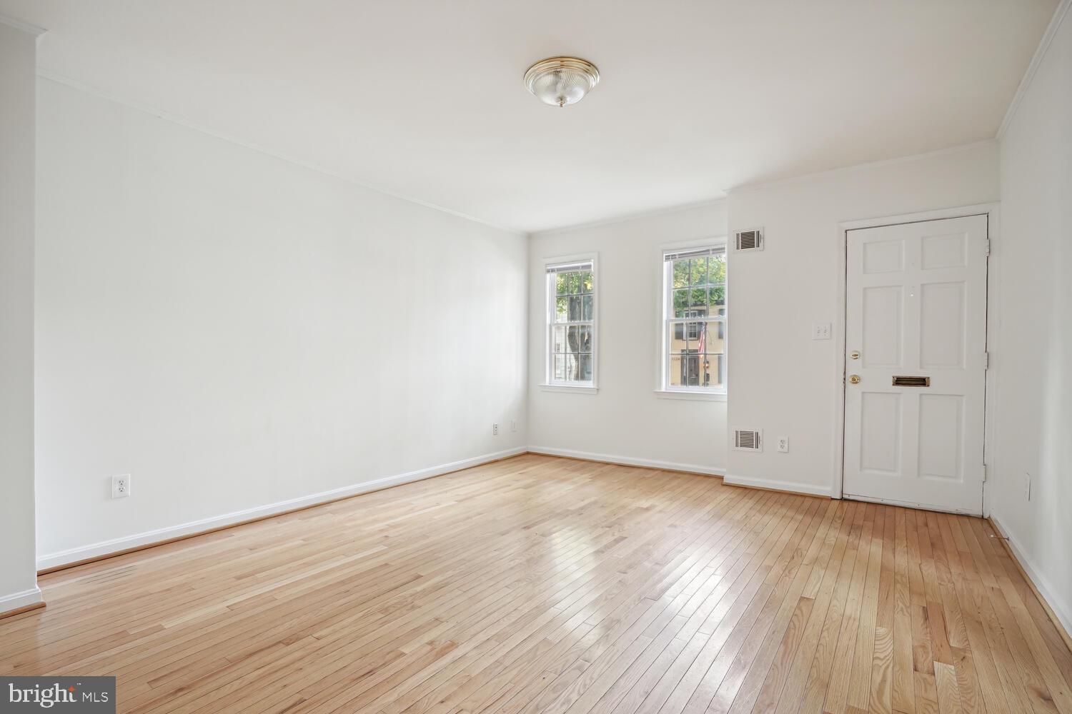 OLD TOWN - Residential Lease