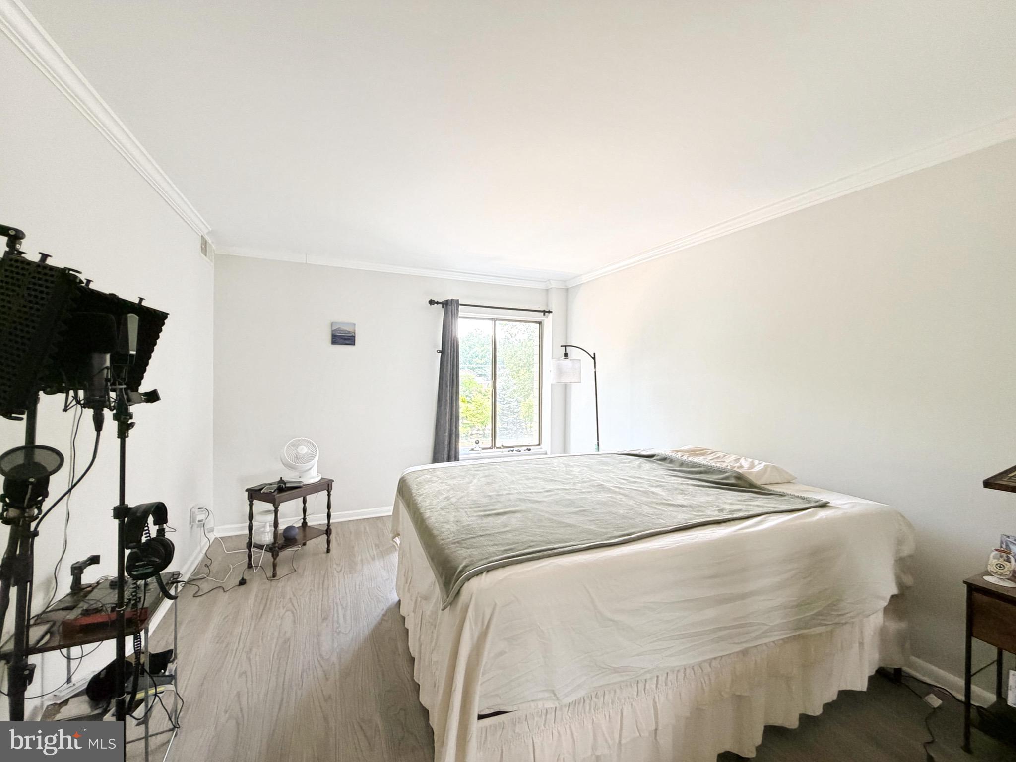 WOODLAKE TOWERS - Residential