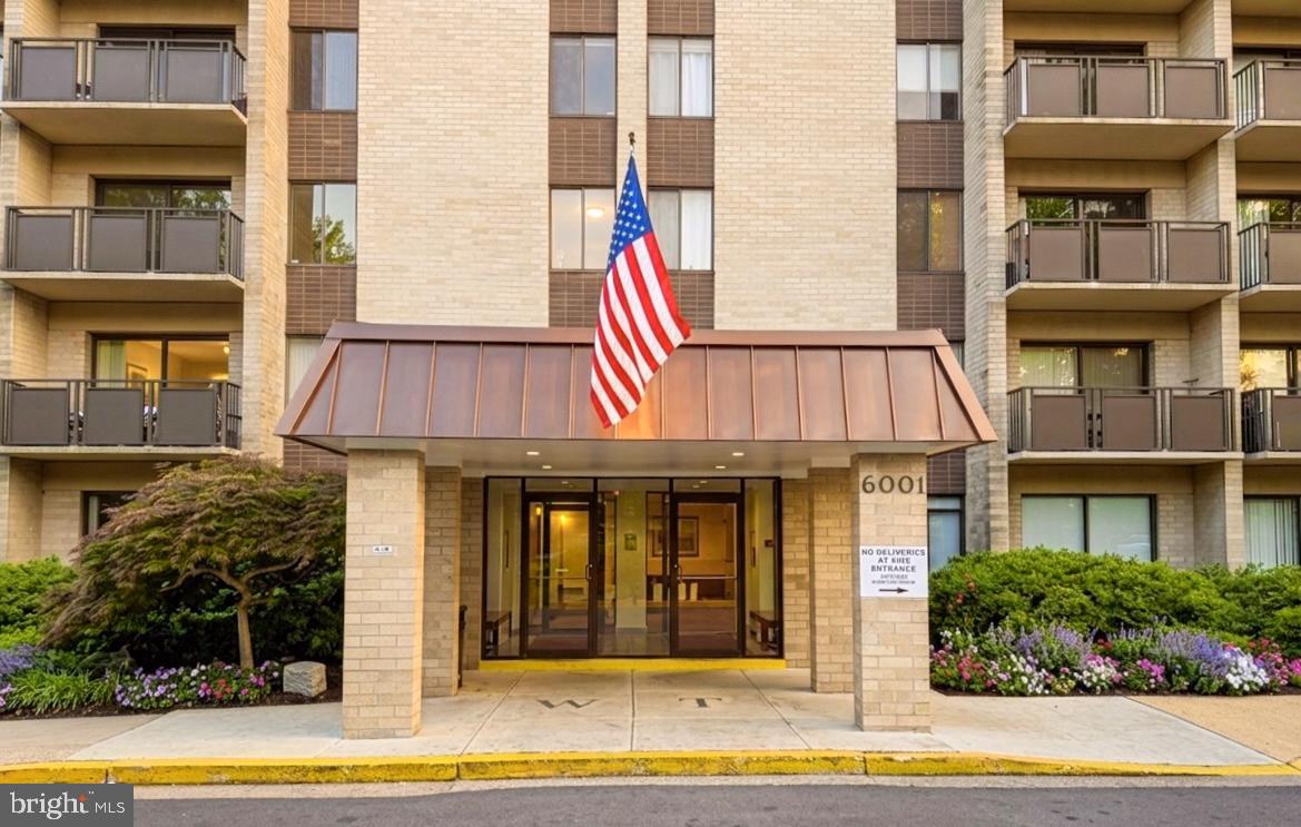 Beautiful one bedroom condo with a balcony and all utilities included. Great location in Eastern Falls Church. Convenient to shopping/dining and Seven Corners Shopping Center. Easy commute to DC, Updated Kitchen with Quartz Countertop, Updated bath, LVP floors.