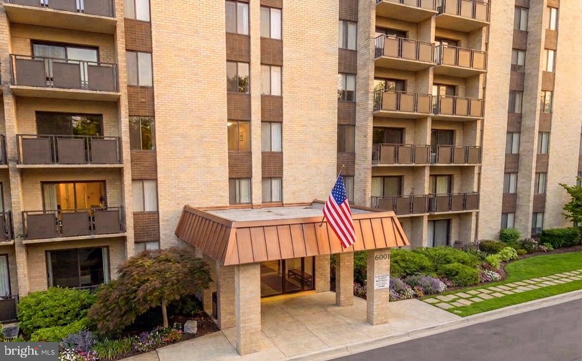 WOODLAKE TOWERS - Residential