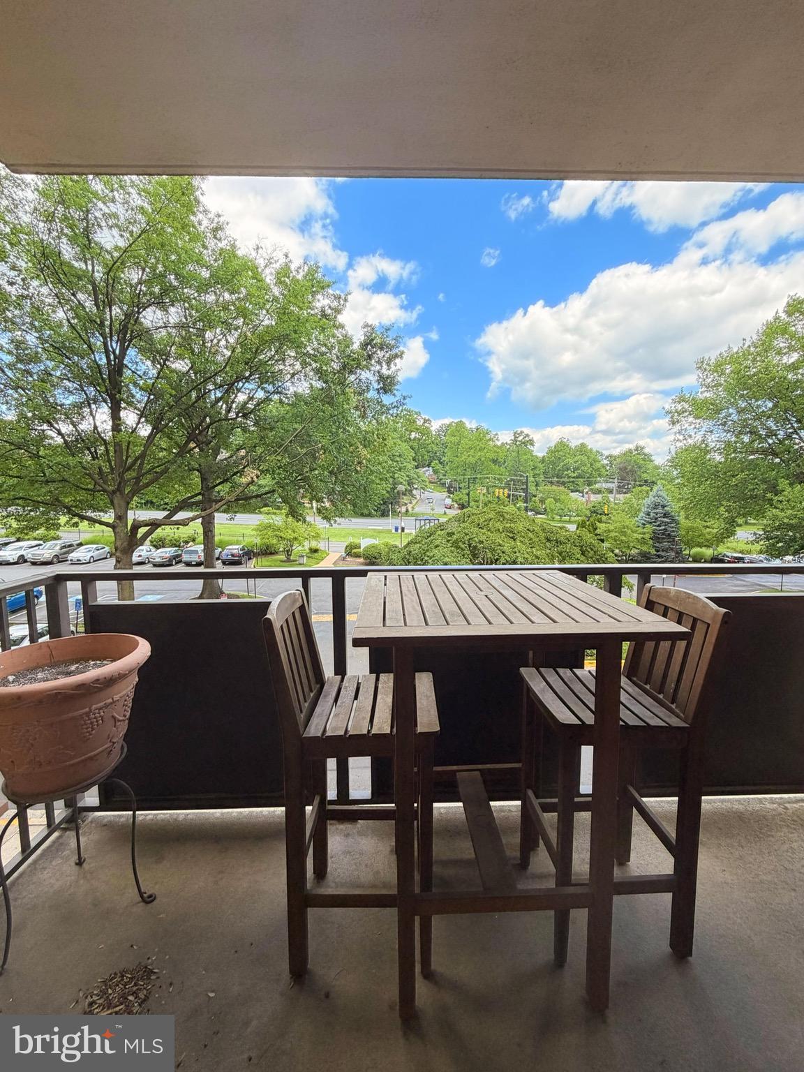 WOODLAKE TOWERS - Residential