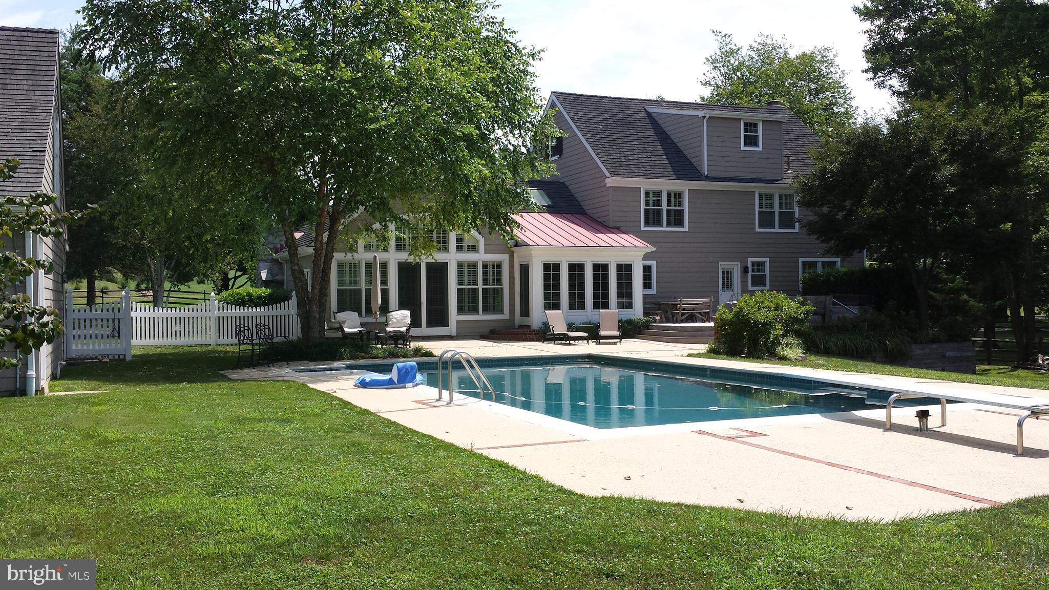 RADNOR HUNT - Residential