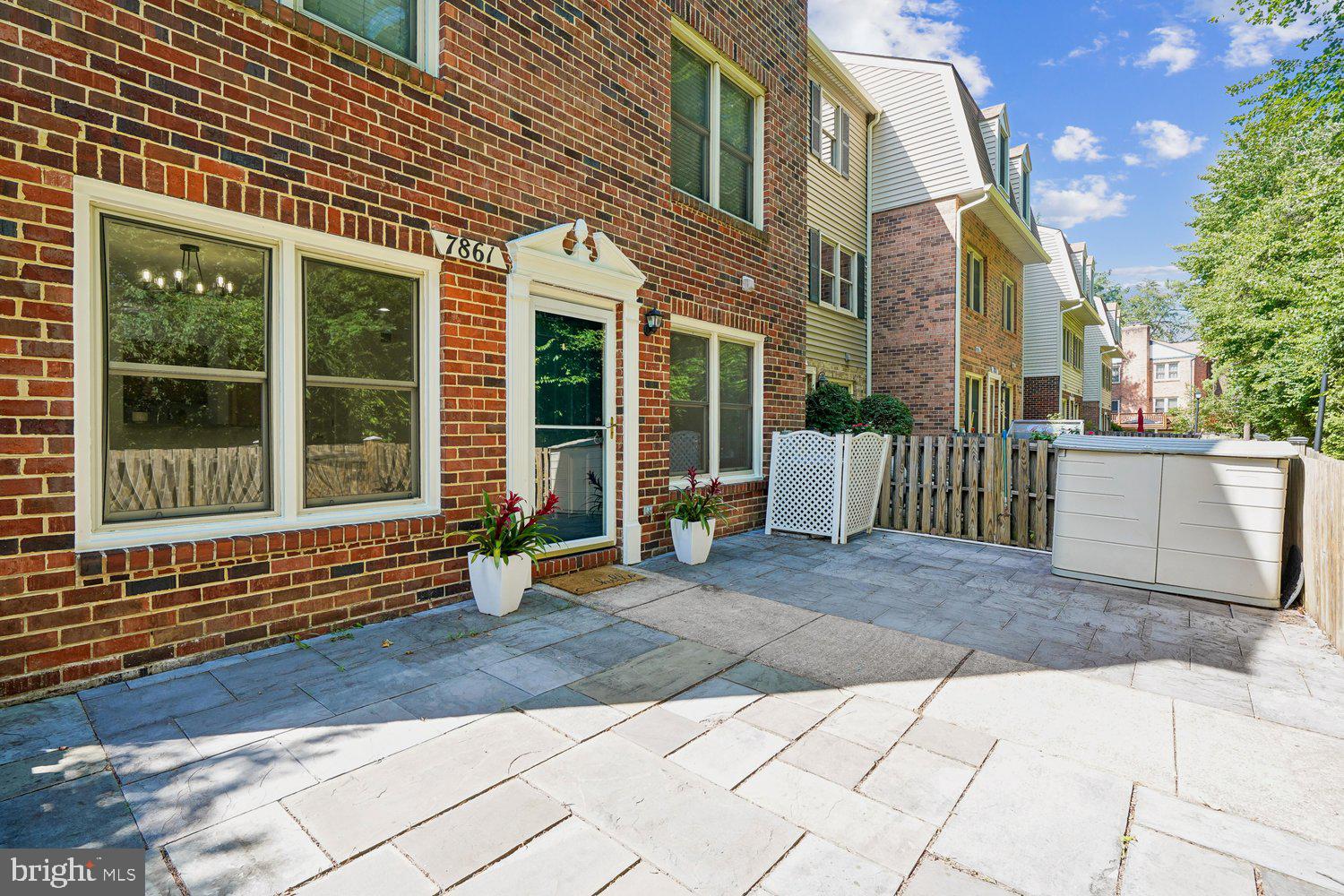 INVERNESS KNOLLS - Residential