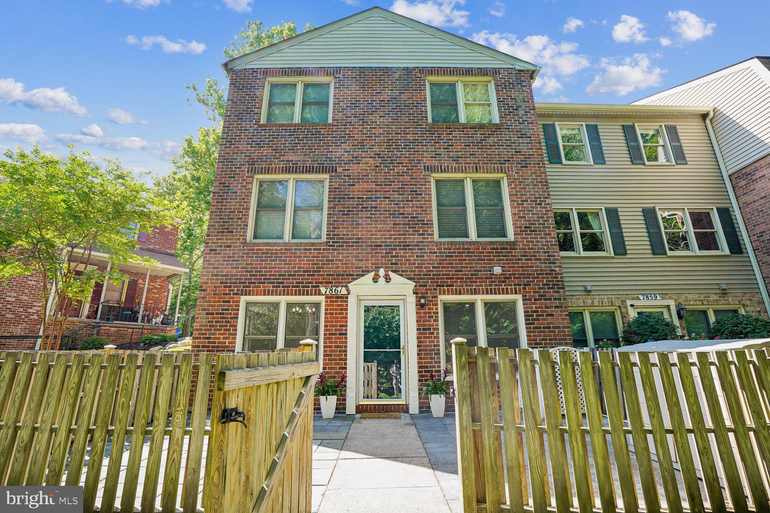 INVERNESS KNOLLS - Residential