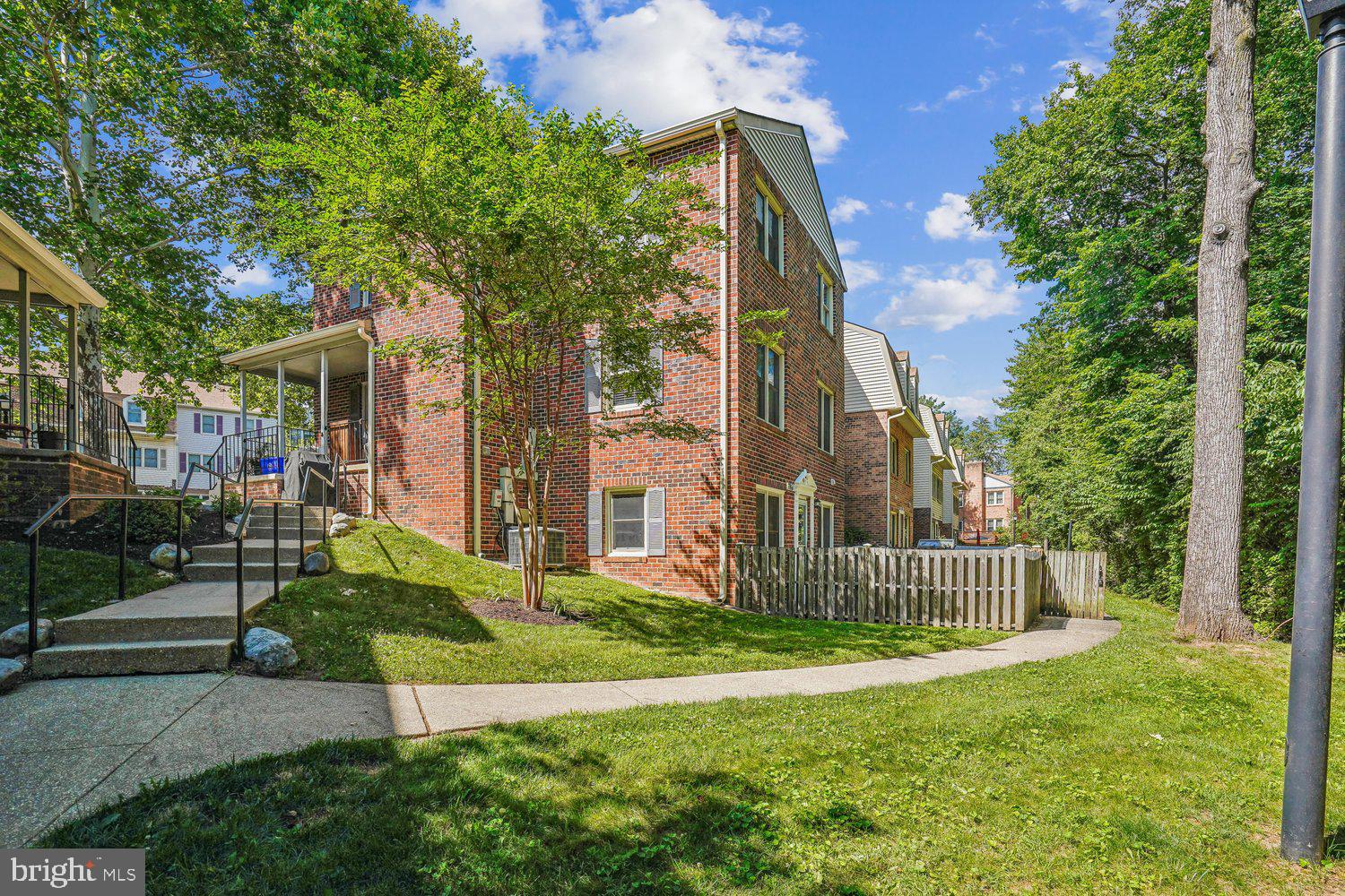 INVERNESS KNOLLS - Residential