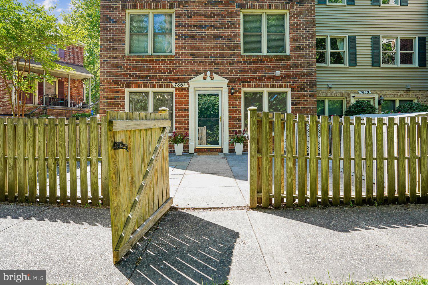 INVERNESS KNOLLS - Residential