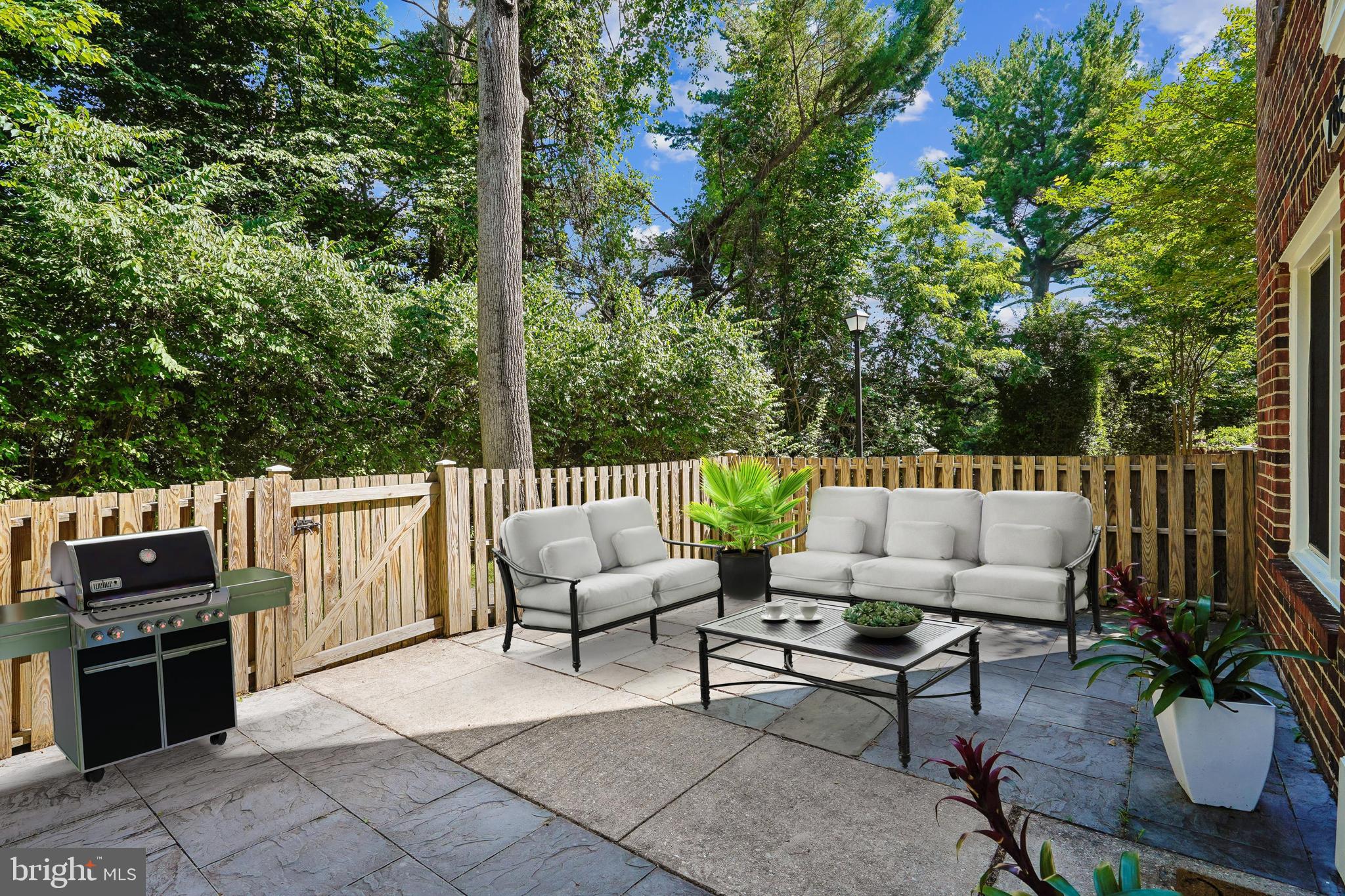 INVERNESS KNOLLS - Residential