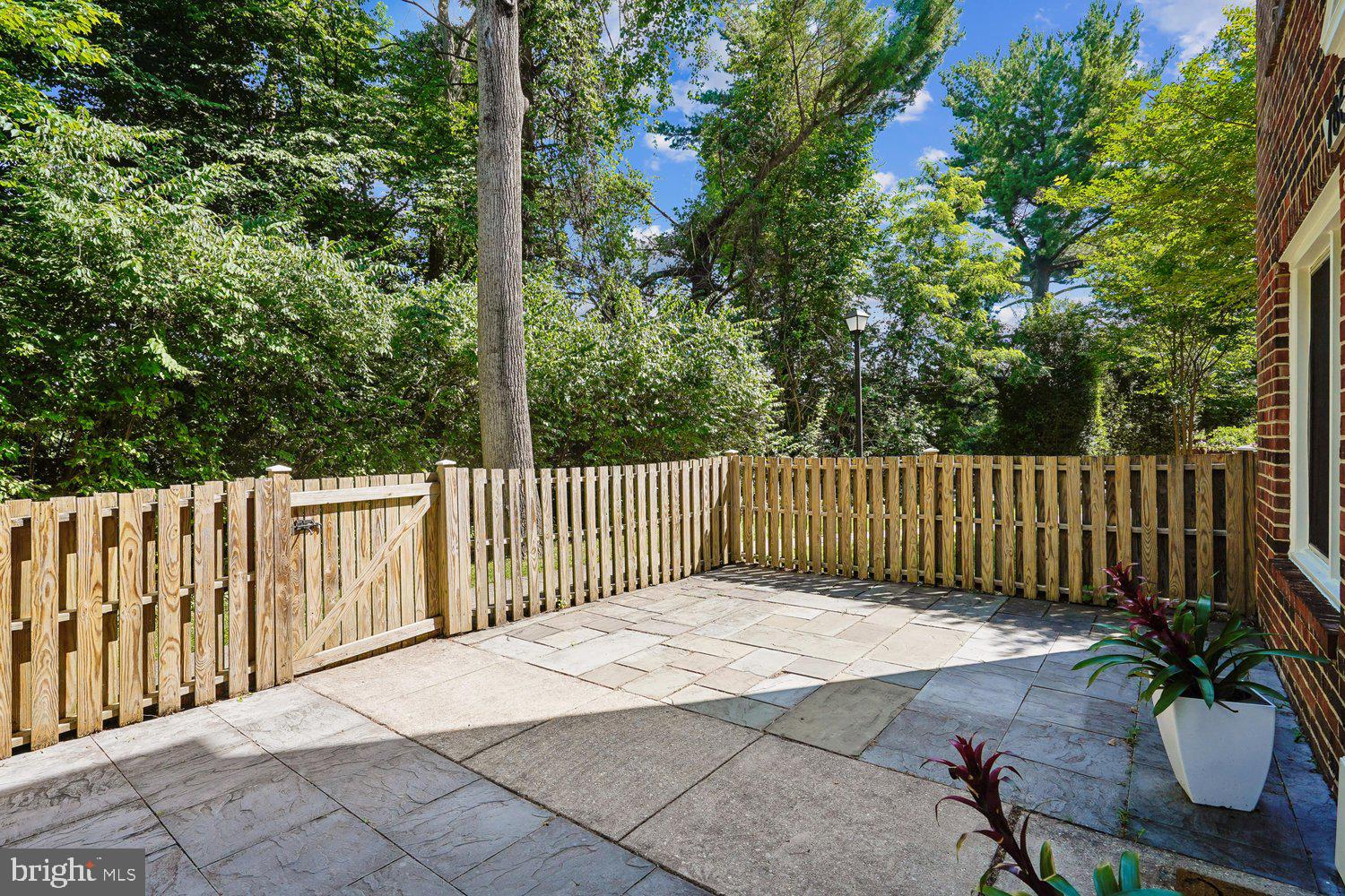 INVERNESS KNOLLS - Residential