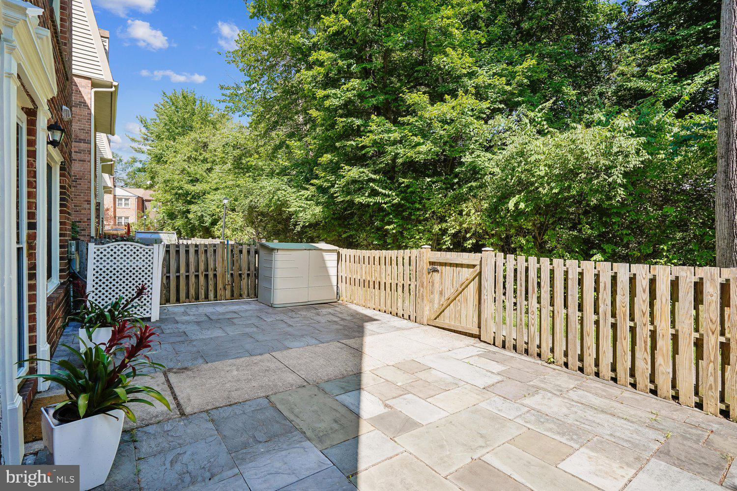INVERNESS KNOLLS - Residential
