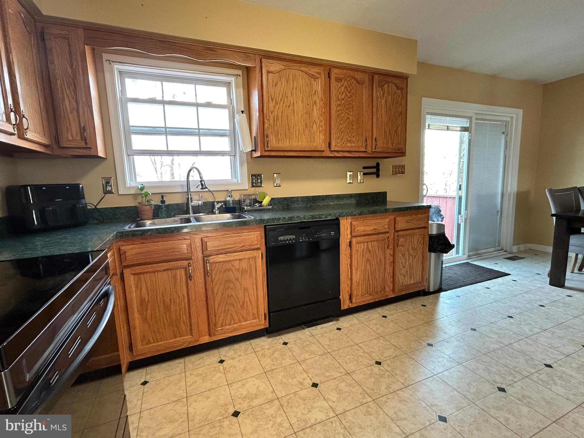 ELIZABETH STATION - Residential
