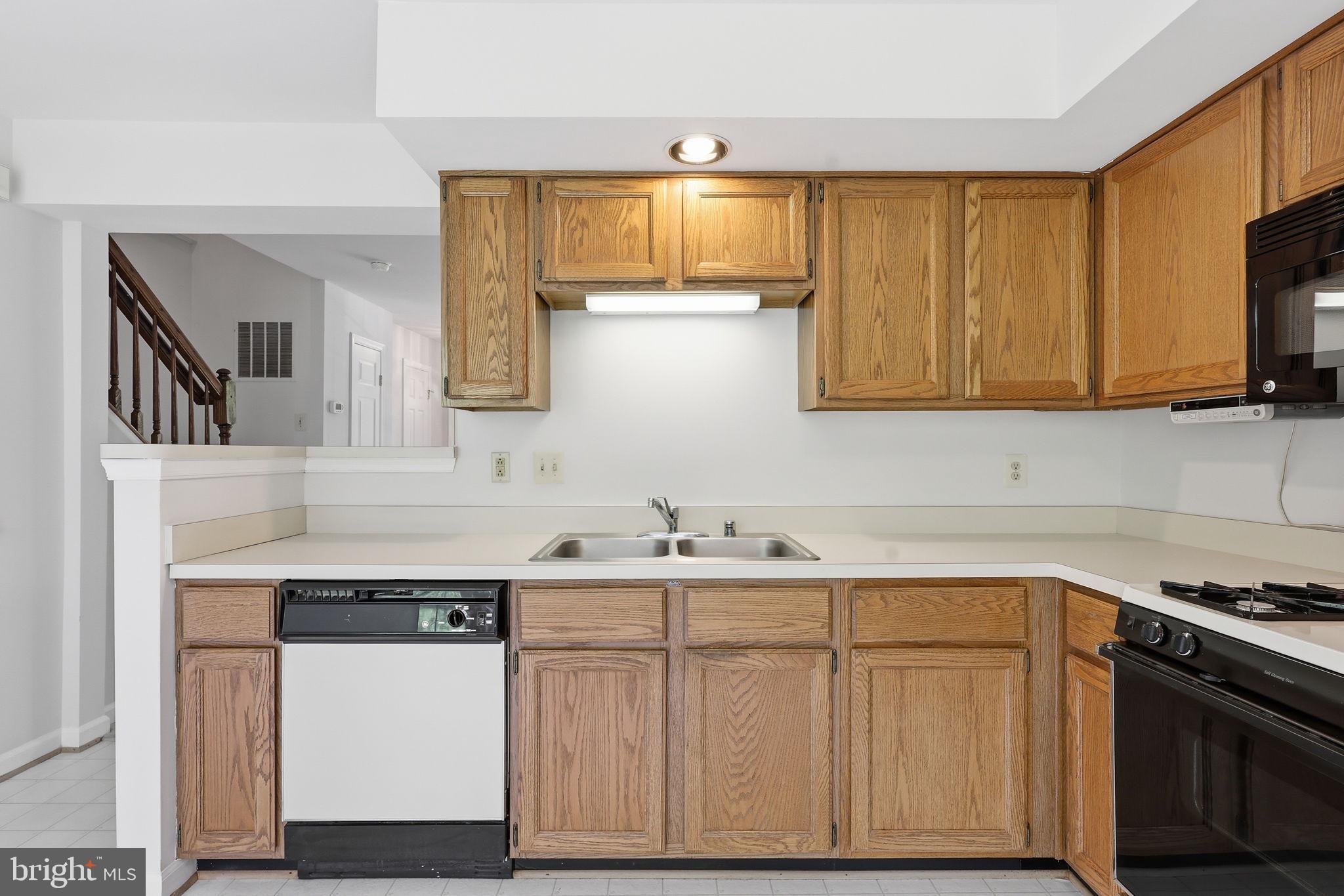 WELLINGTON CONDOMINIUM - Residential