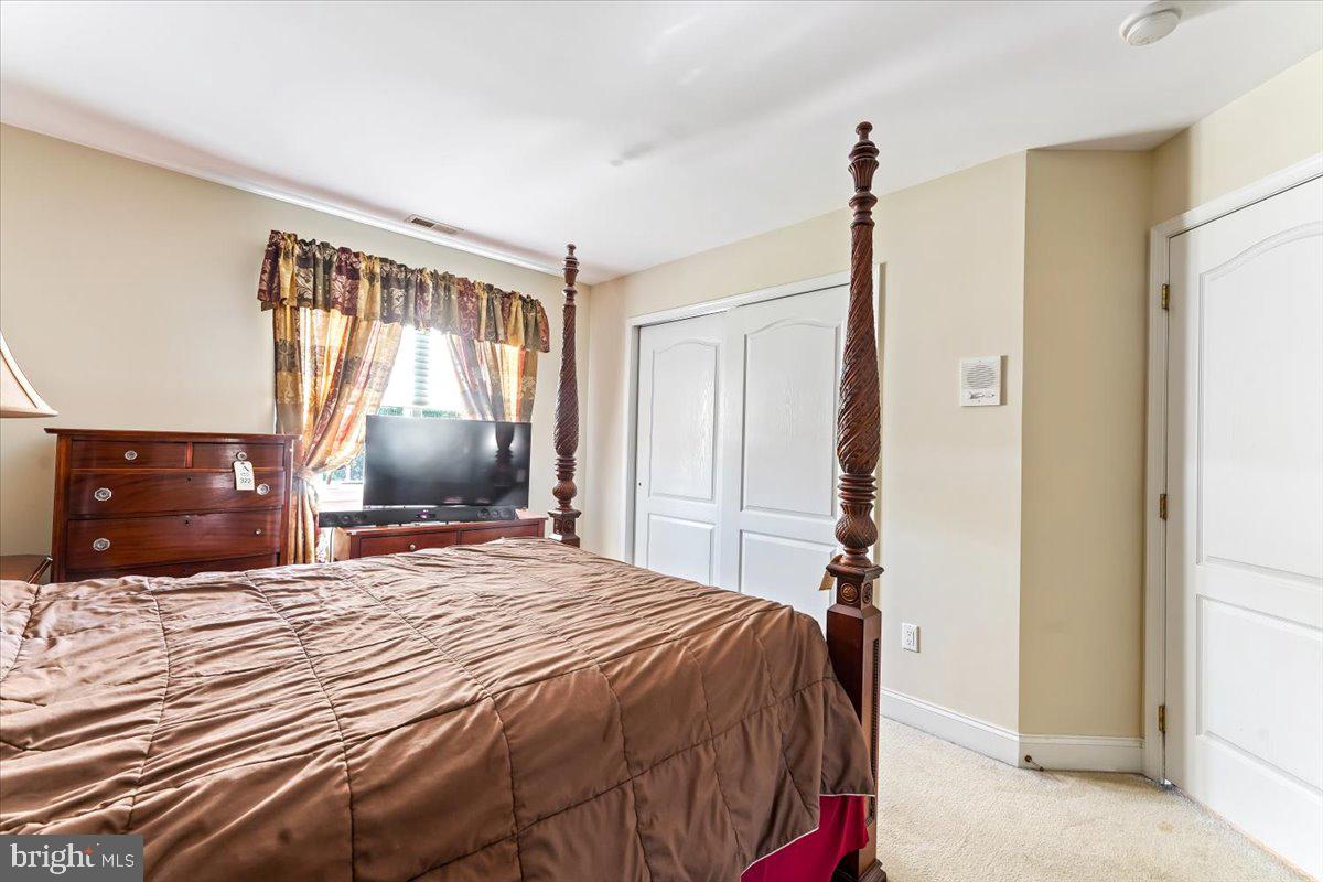 RIVERCREST - Residential
