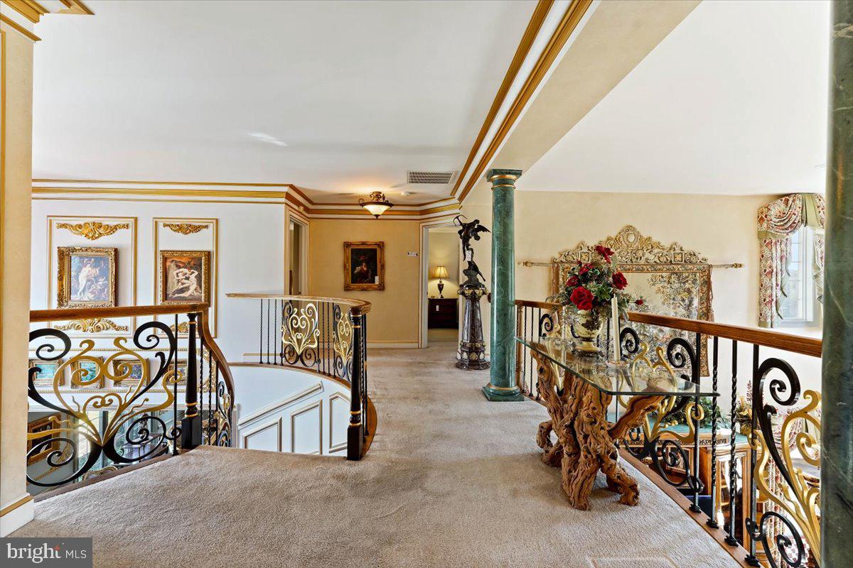 RIVERCREST - Residential