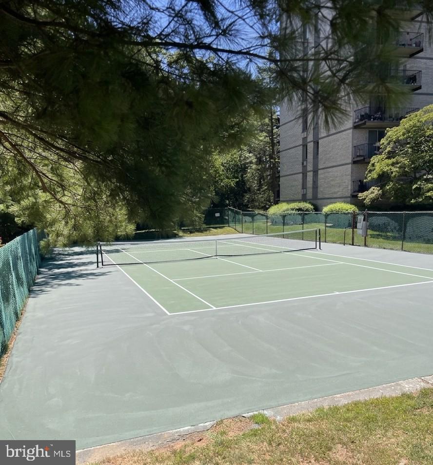 LAFAYETTE PARK CONDOMINIUM - Residential