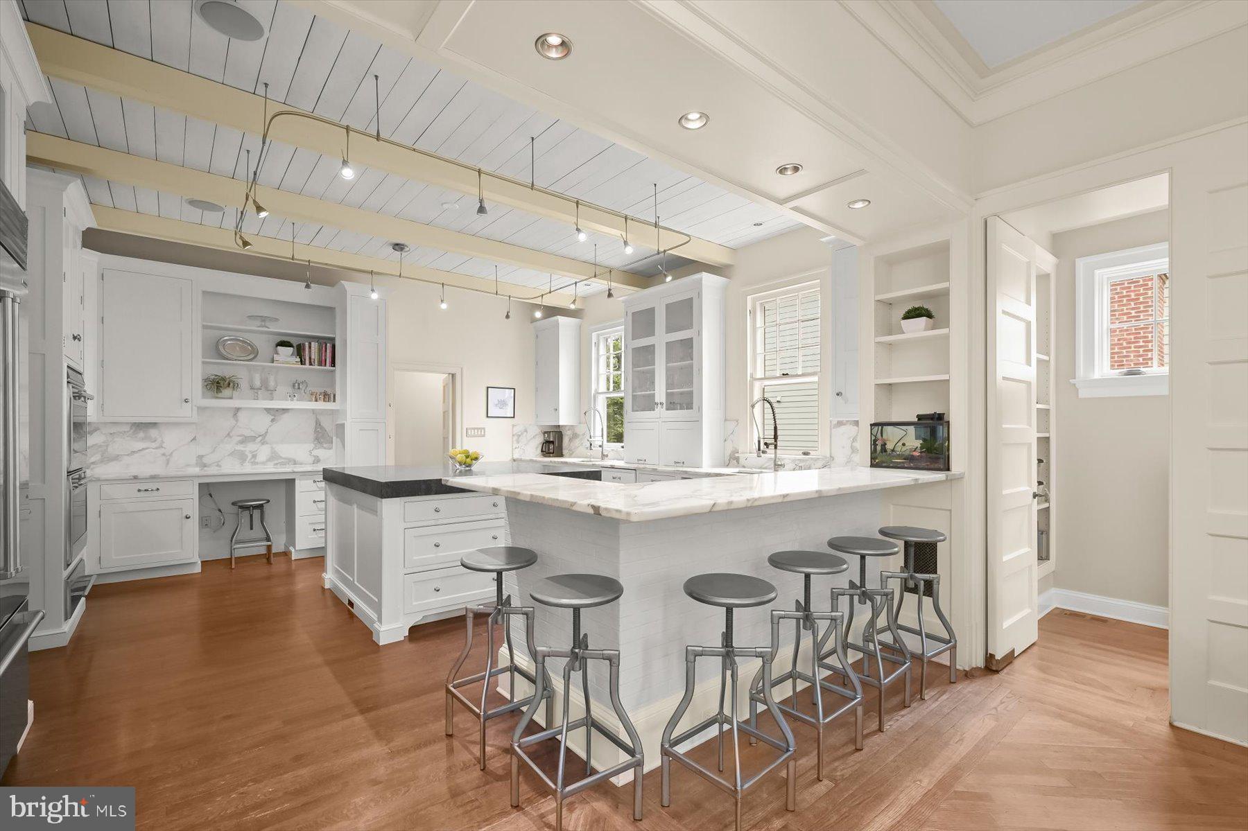 CHEVY CHASE VILLAGE - Residential