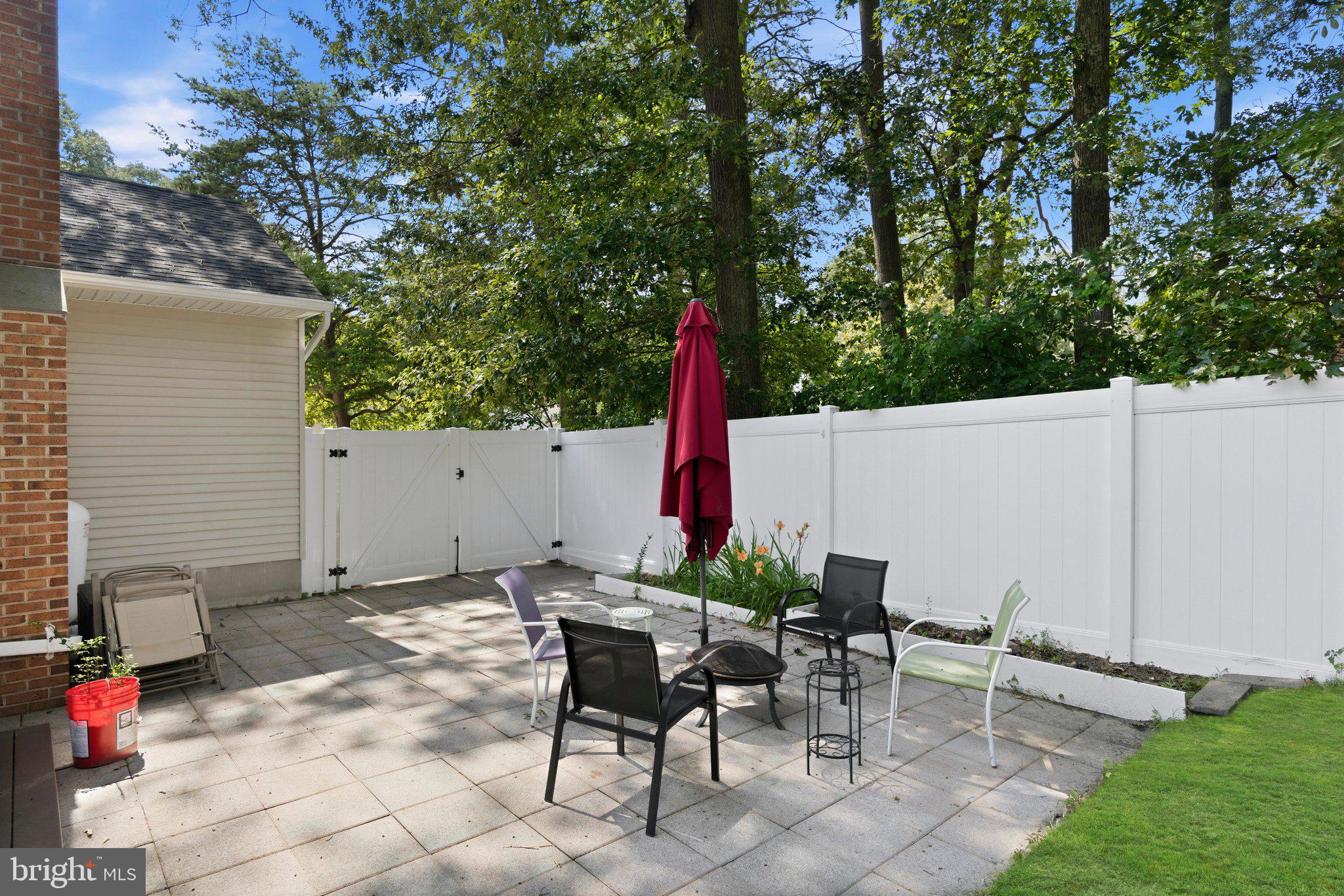 ELMHURST - Residential