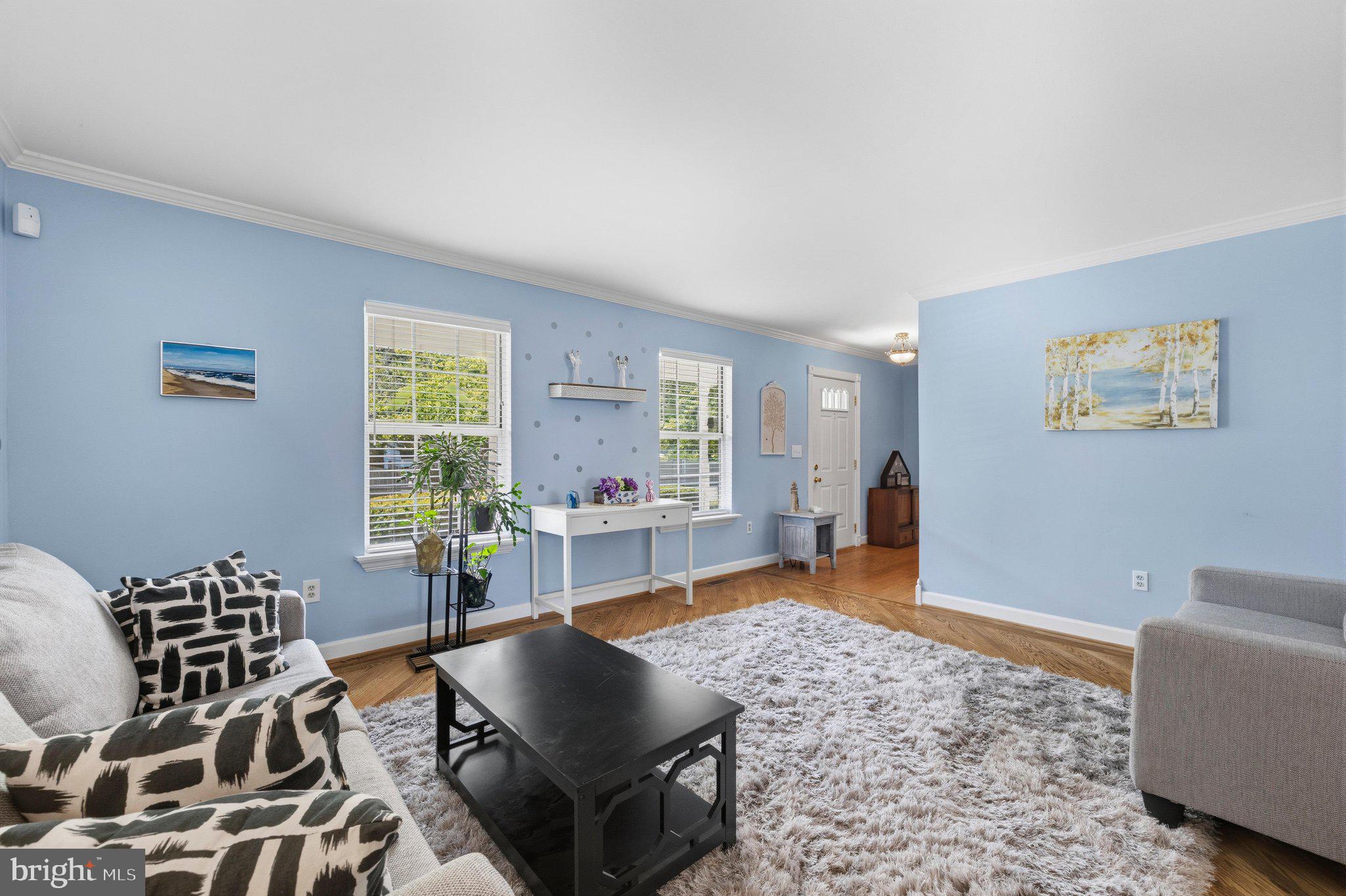 ELMHURST - Residential