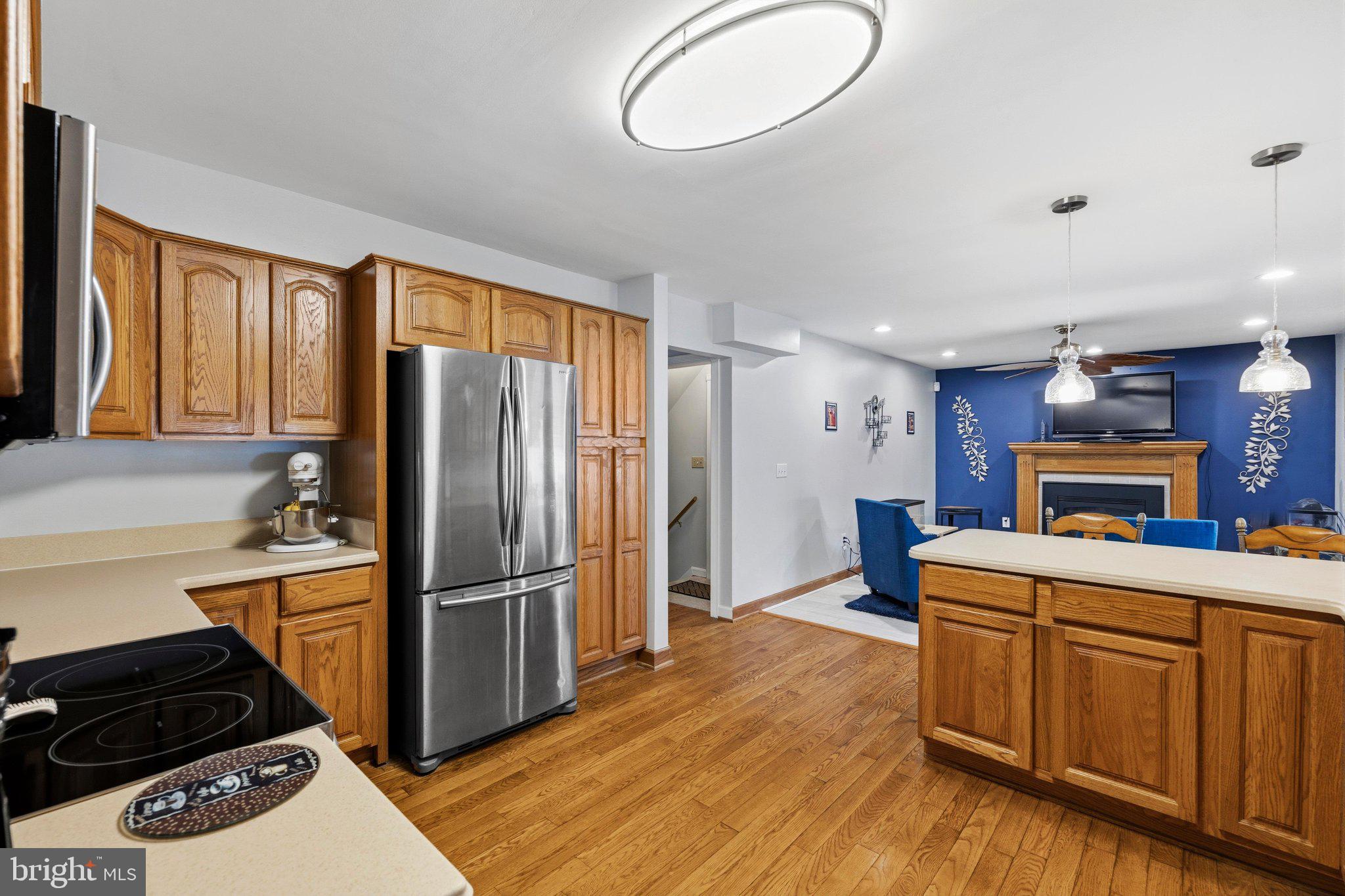 ELMHURST - Residential